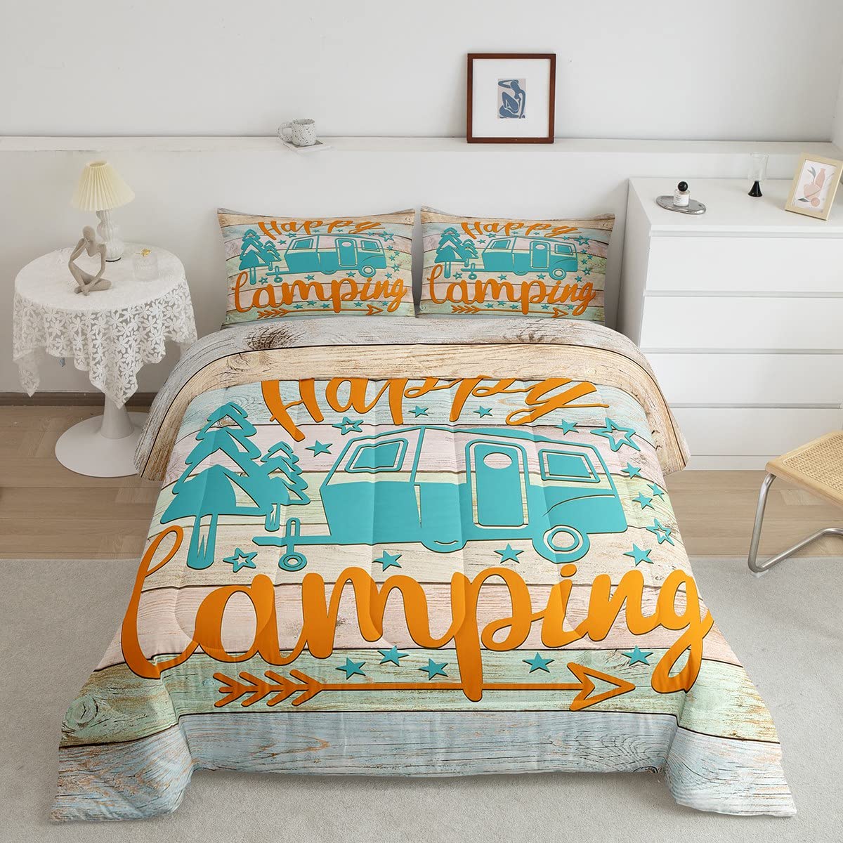 Happy Camping Bedding Set for Boys & Girls - Full Size Camper Comforter Set with 2 Pillowcases | Rustic Farmhouse Quilted Comforter for Kids, Teens & Adults | Soft Down Alternative Bedding for Cozy Cabin, Dorm Room or RV Camping