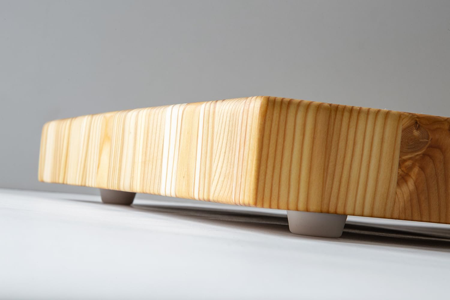 Premium Larch Wood End Grain Cutting Board - 21.6