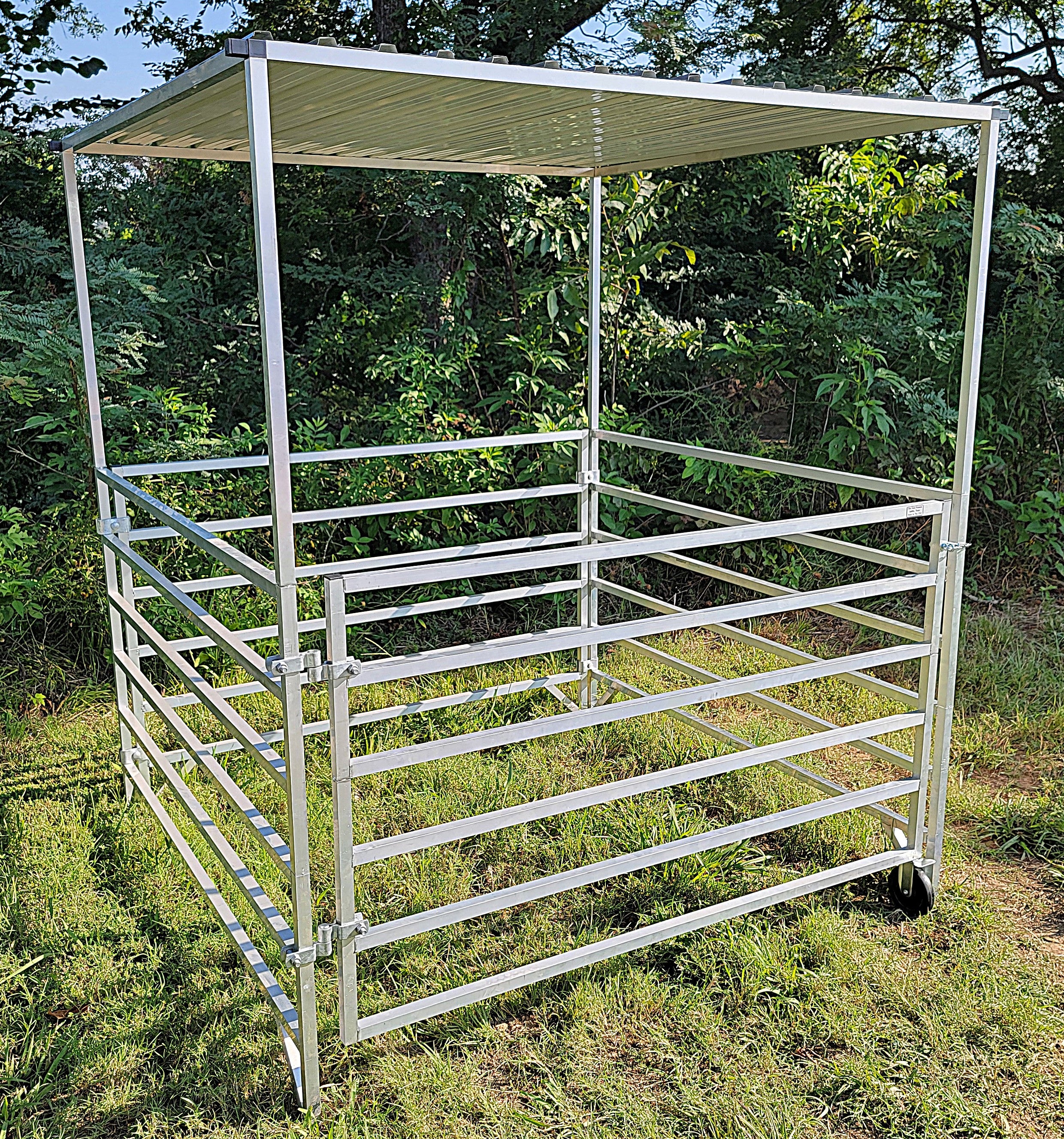 5 Ft x 5 Ft Aluminum Horse Stall Kit with 6 Rails, 3 Panels & 1 Gate - Includes Shade Canopy for Outdoor Horse Shelter, Pasture & Stable Use