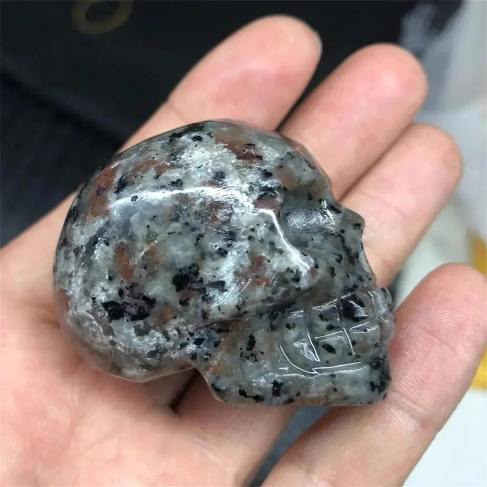 Natural Yooperlite Skull - Hand Carved Sodalite Syenite Crystal Skull for Reiki Healing, UV Reactive Mineral Specimen - Perfect for Meditation, Energy Work & Crystal Collecting