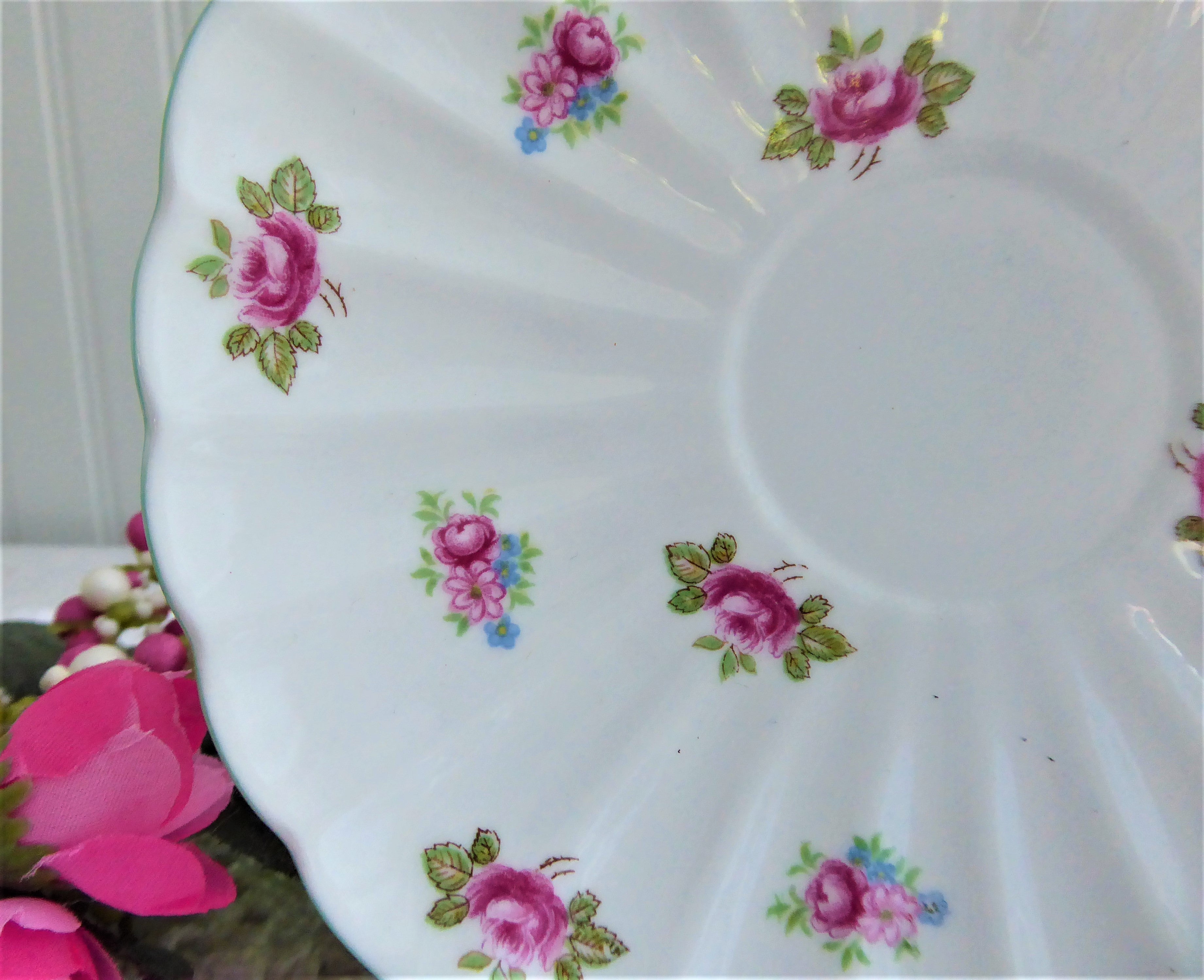 Vintage Shelley Rosebud Chintz Tea Cup and Saucer Set with Pale Green Trim - 1950s English Fine China for Afternoon Tea & Collectors