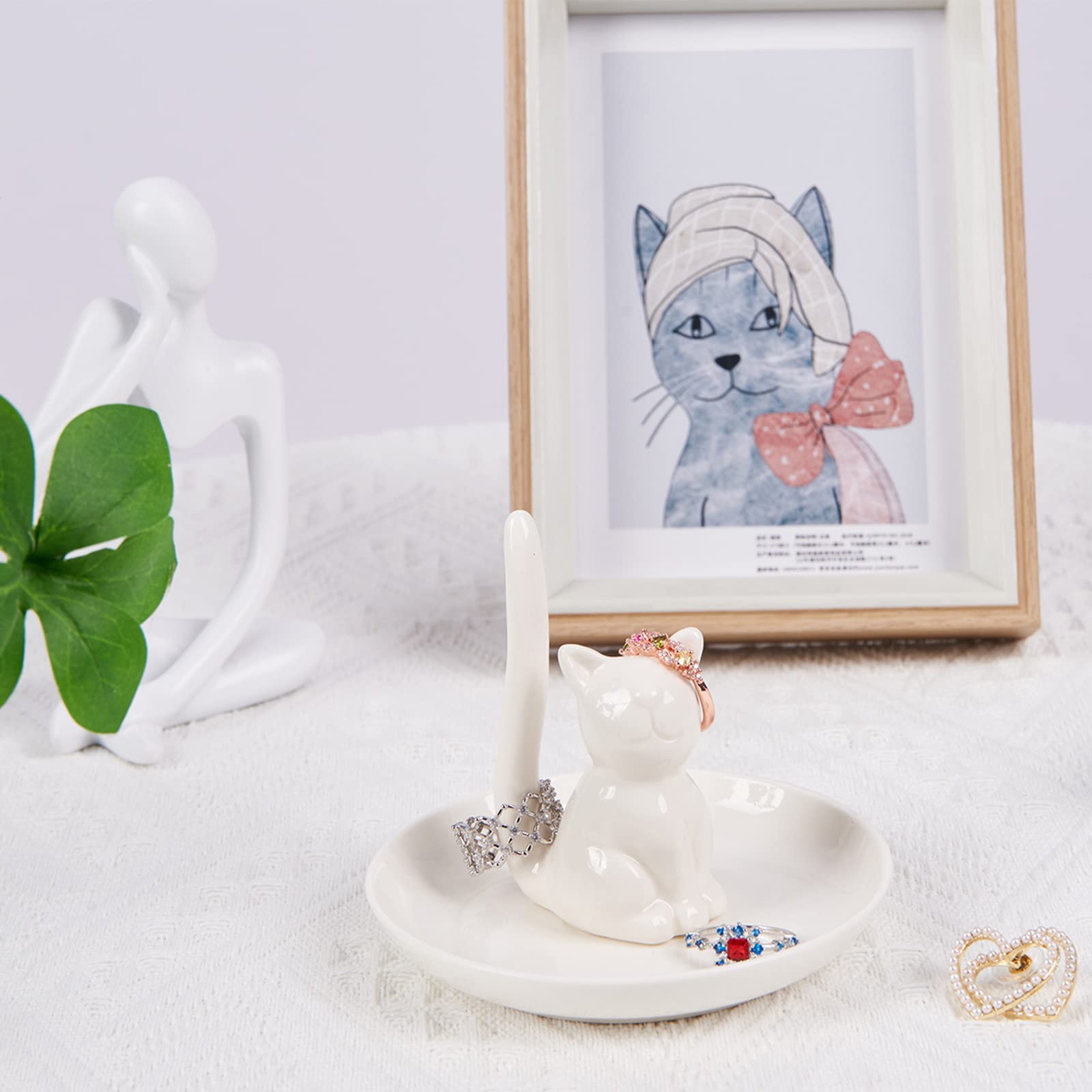 Cat Ring Holder Dish - Funny Cat Lover Gifts for Women, Cat Mom Jewelry Tray for Engagement & Wedding Rings, Unique Cat Lady Gifts for Birthday, Christmas, Valentine's Day | Perfect for Home Decor, Bathroom Counter, Nightstand & Gift Giving