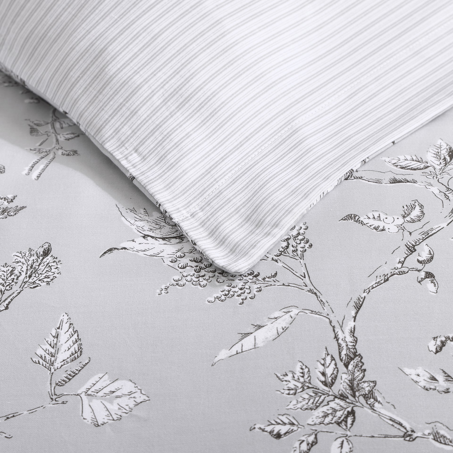 Laura Ashley Elderwood Steel Quilt Cover Set - King Size Luxury Bedding for Master Bedroom & Guest Room Decor