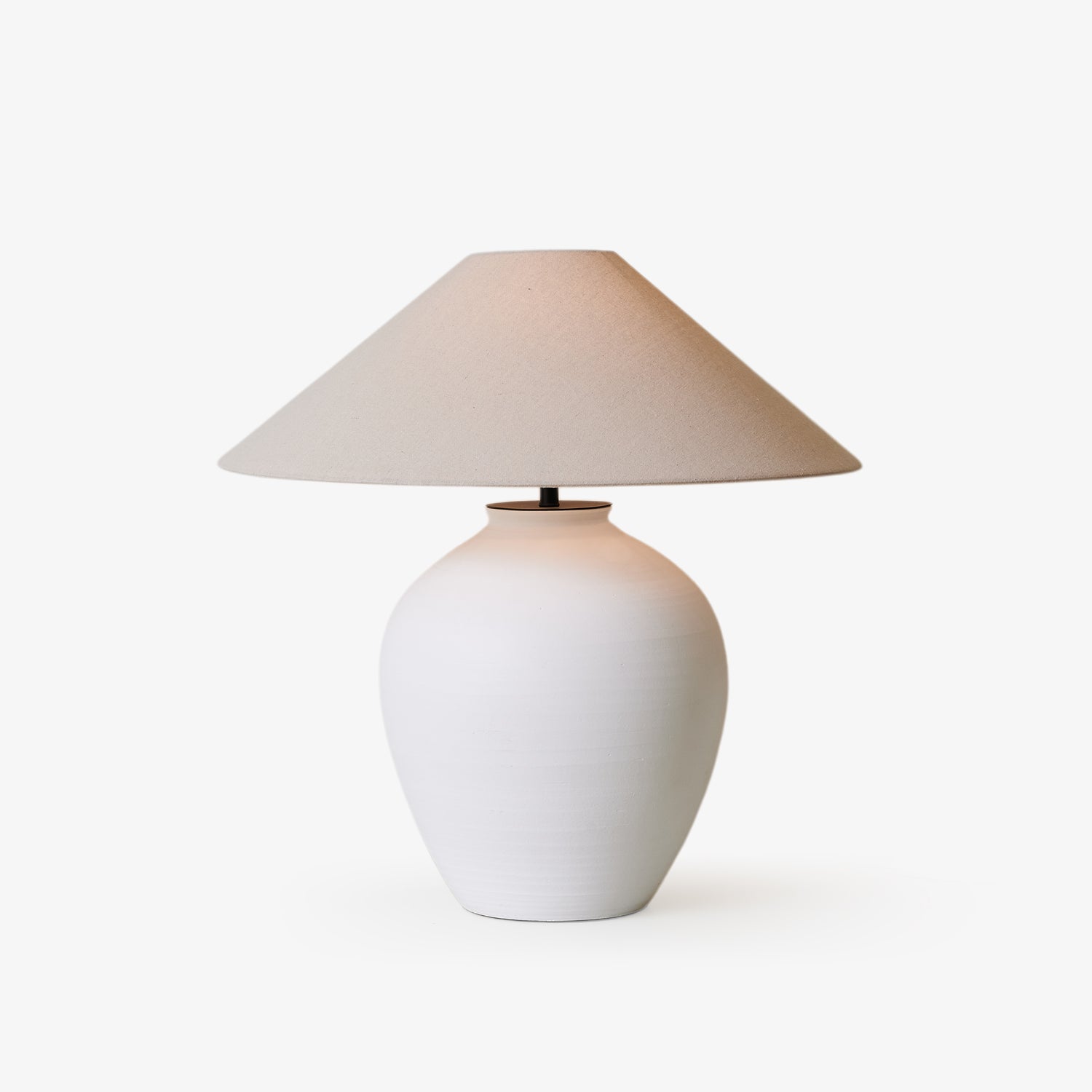 Aterra Modern Ceramic Table Lamp - Elegant Home Decor for Living Room, Bedroom & Office - Perfect for Ambient Lighting & Stylish Interior Design