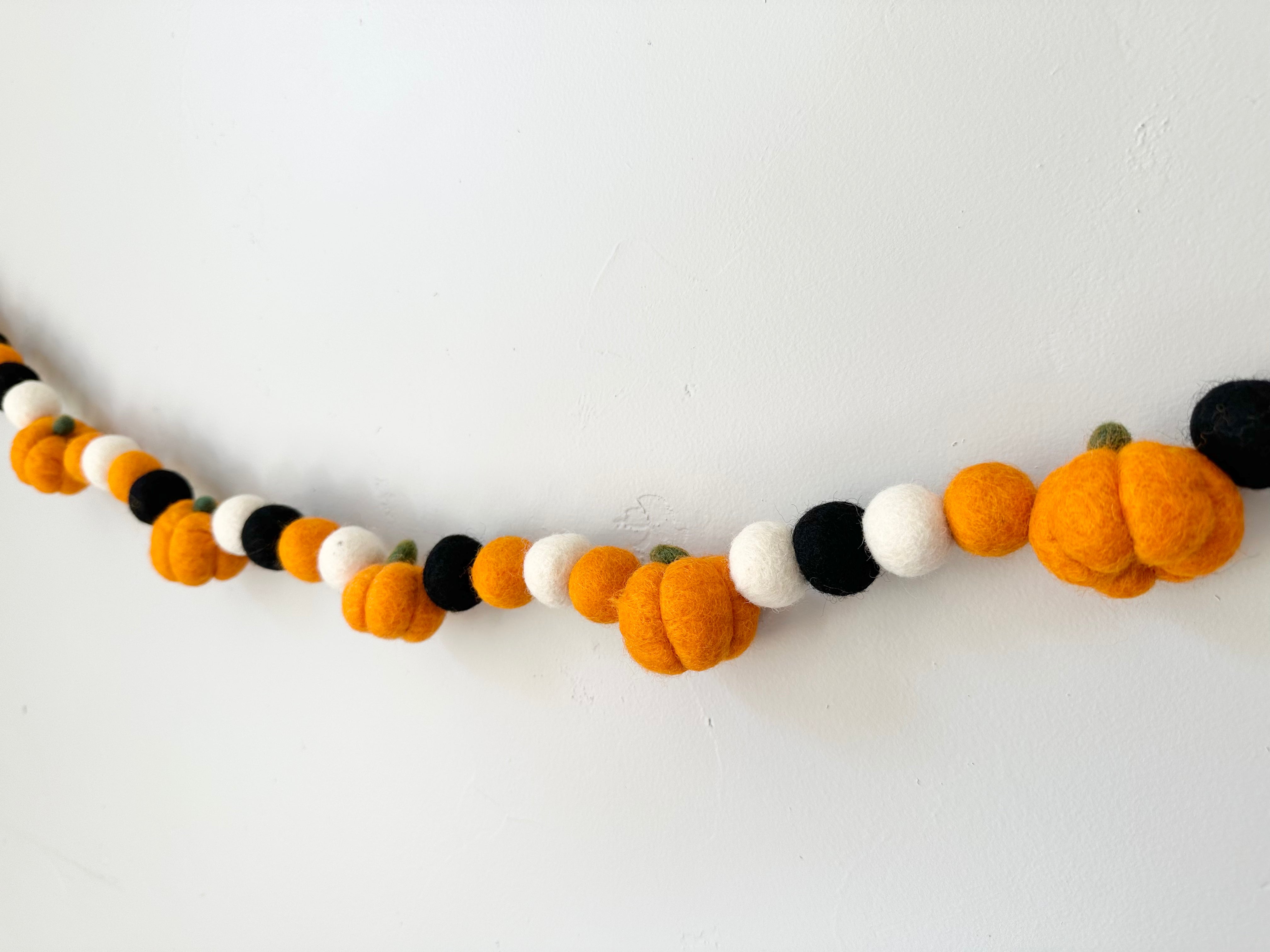 Halloween Pumpkin Garland Decor - Spooky Fall Party & Home Decoration for Indoor Outdoor Halloween Decor