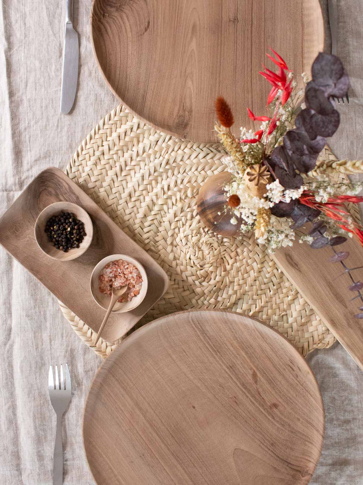 Eco-Friendly Palm Leaf Placemats Set of 6 - Natural & Durable Round Table Mats for Dining - Perfect for Indoor/Outdoor Use, Parties, Weddings, and Home Decor