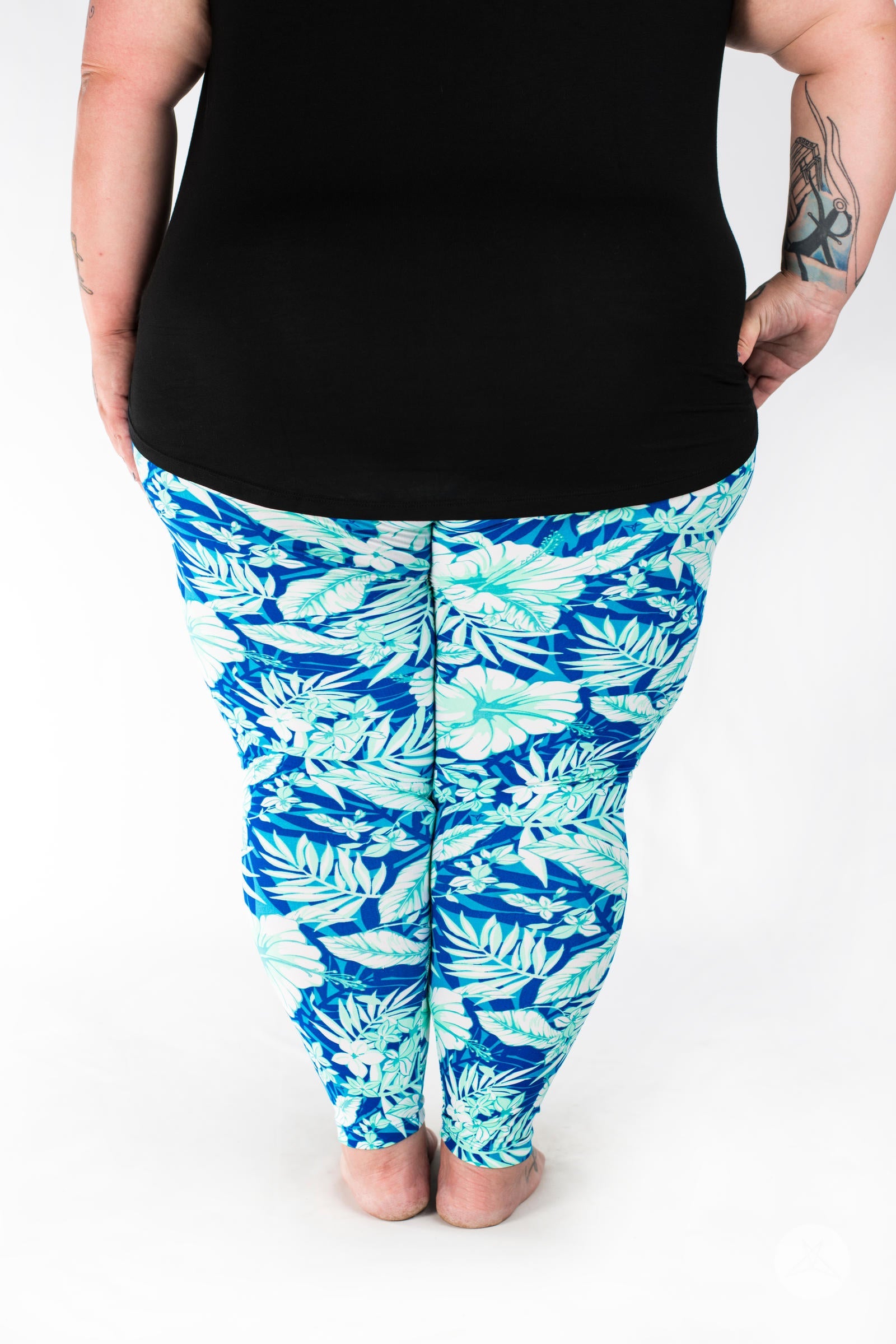 Tropical Bliss - Exotic Hawaiian Shirt for Men & Women | Beach Vacation, Summer Party & Luau Outfit