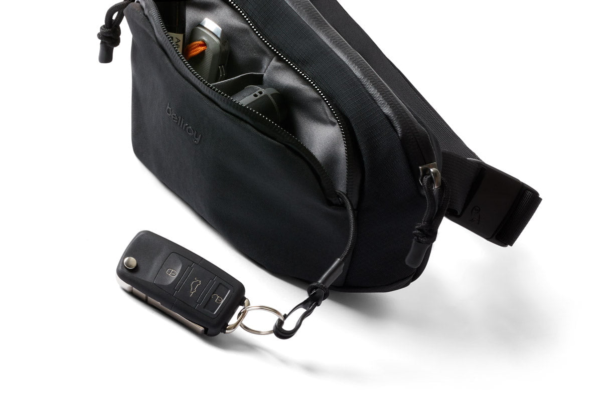 Bellroy Venture Hip Pack 1.5L - Water-Resistant Waist Bag for Travel, Hiking & Everyday Use - Compact Crossbody Fanny Pack with Adjustable Strap (Black)