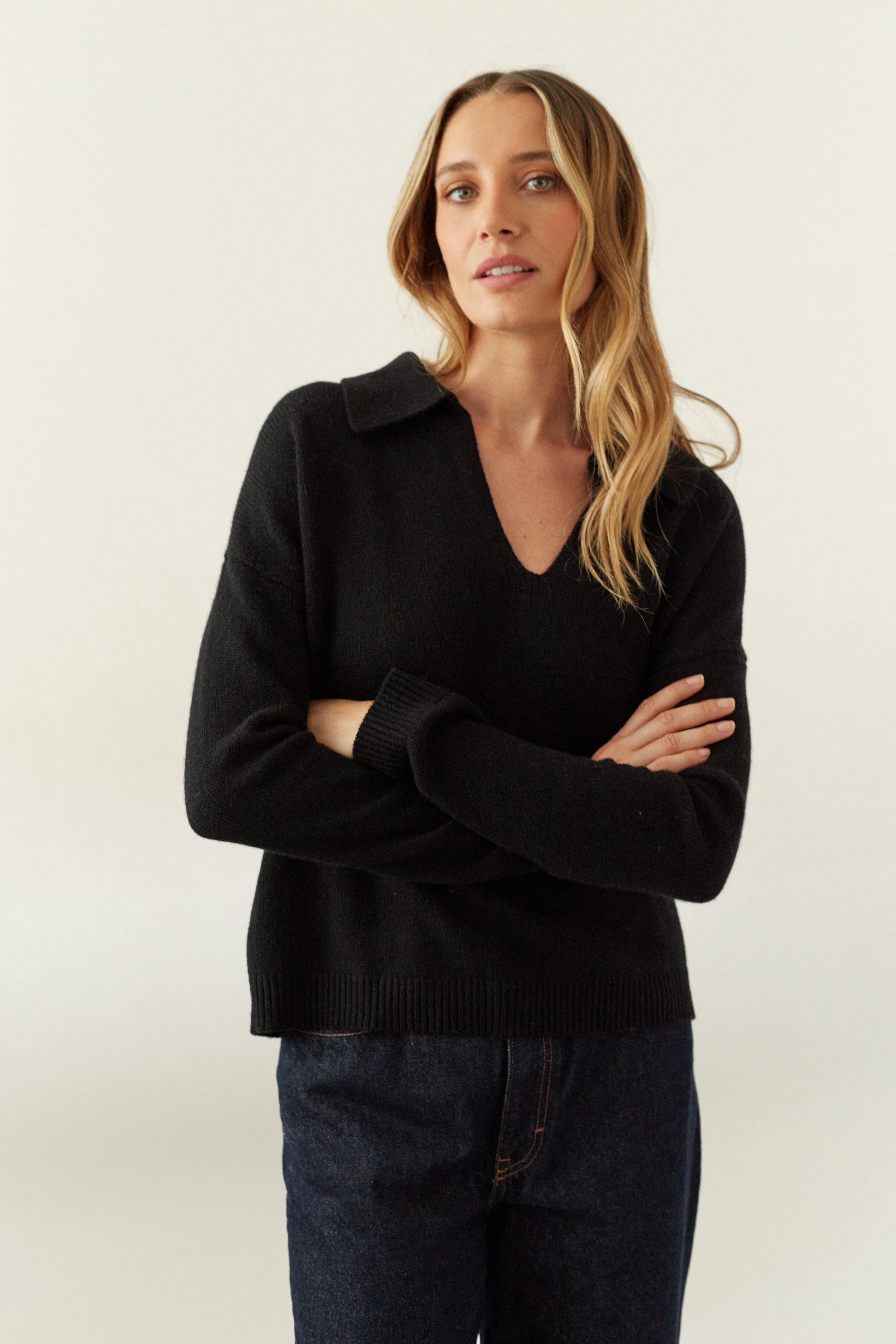 Premium Black Cashmere Turtleneck Sweater for Women - Soft & Warm Winter Pullover - Perfect for Office, Travel & Casual Outfits