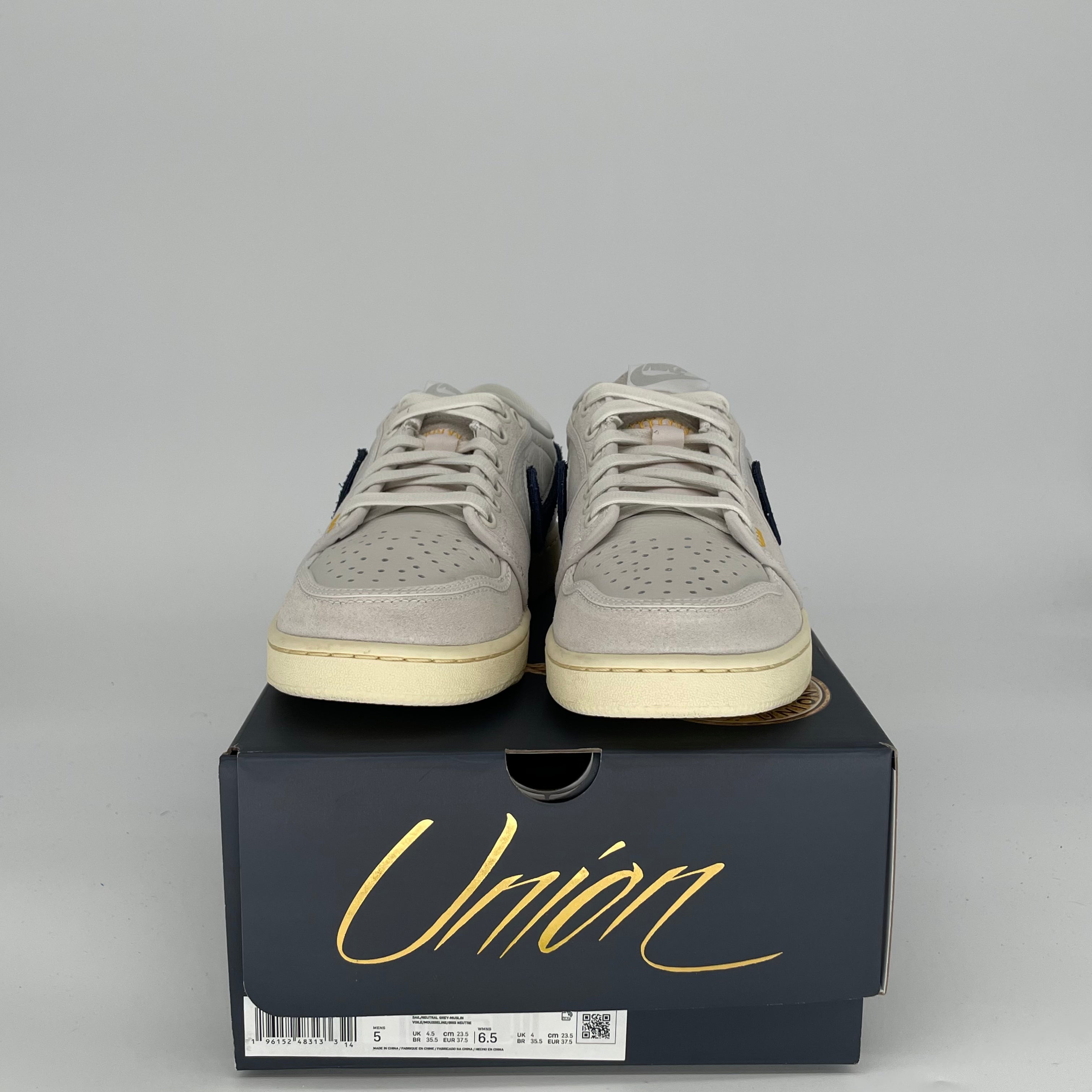 Original Title: AIR JORDAN 1 LOW AJKO UNION SAIL LEATHER SIZE 5/6.5W DZ4864 100   Optimized Title: **Air Jordan 1 Low AJKO Union Sail Leather Sneakers - Women's Size 5/6.5W (DZ4864-100) - Retro Style for Casual Wear & Street Fashion**