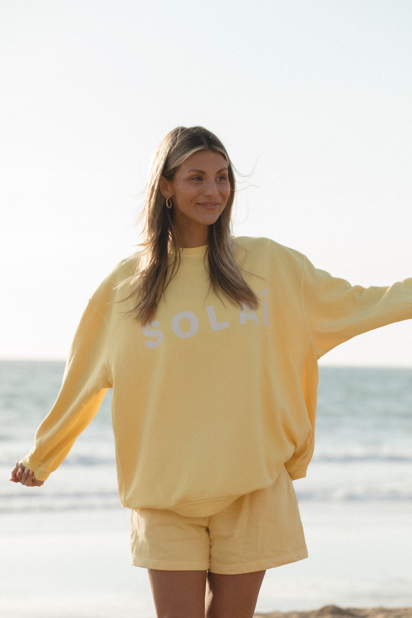 SOLAÍ Oversized Crew Neck Sweatshirt - Women's Casual Loose Fit Pullover for Comfort & Style | Perfect for Lounging, Travel & Everyday Wear