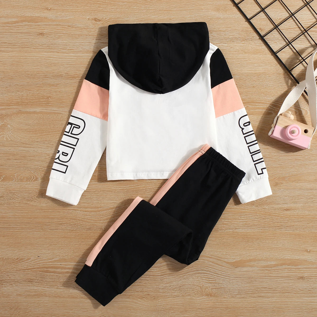Butterfly Print Hooded Sweater and Pants Set for Girls & Boys - Long Sleeve Loose Fit Fashion Outfit for Sports, Home & Travel - Cozy Kids Lounge Wear for Playdates, School & Outdoor Activities