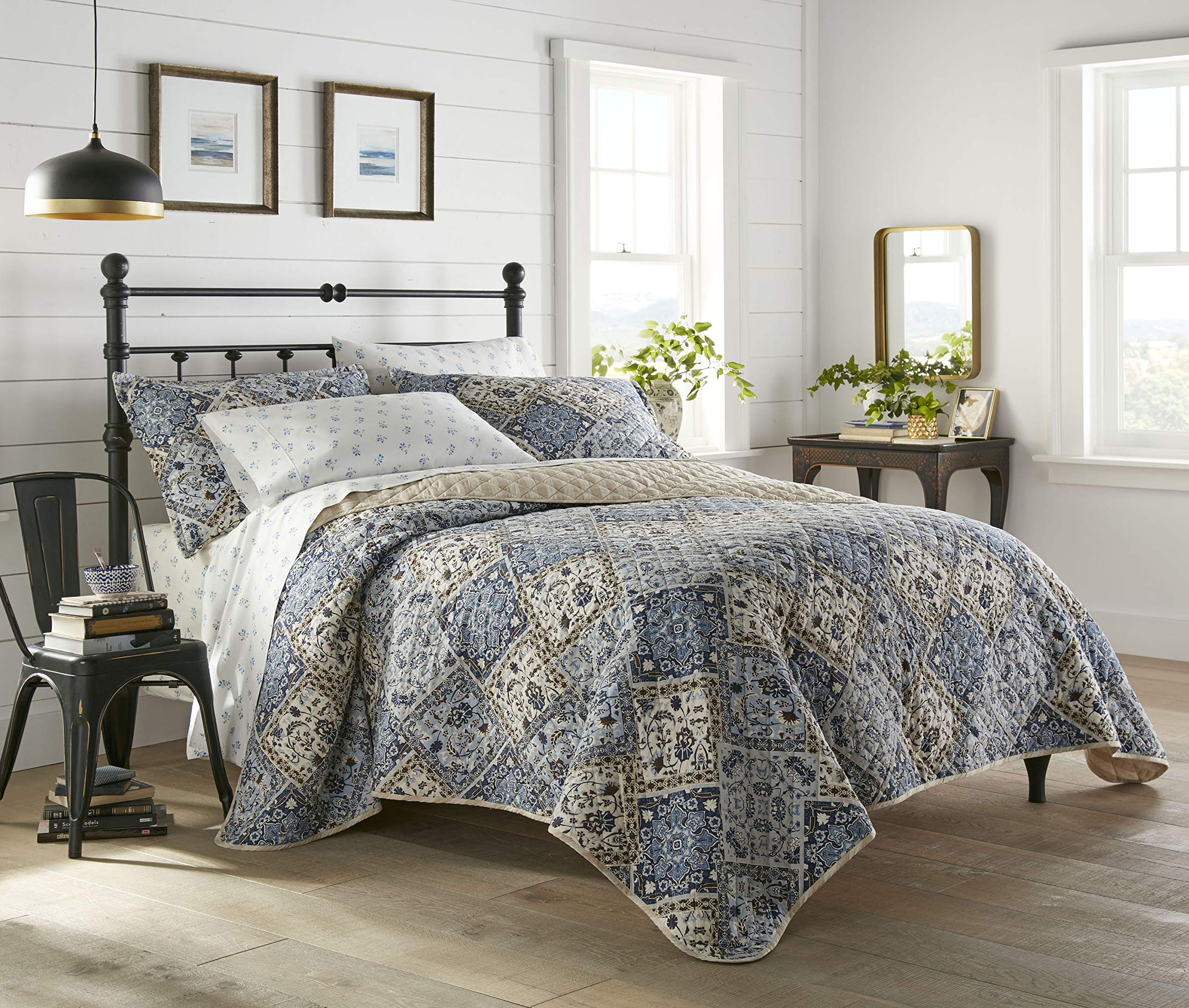 Stone Cottage King Quilt Set - Reversible 100% Cotton Bedding with Matching Shams | Arell Blue Luxury Bedspread | Perfect for Master Bedroom & Guest Room Decor