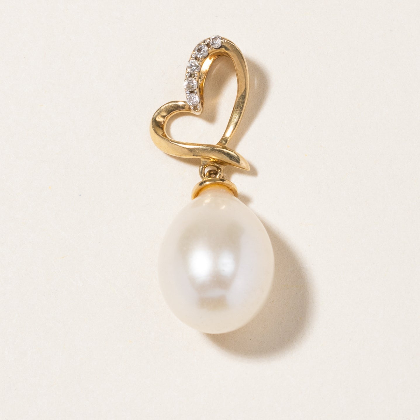 Elegant 12.50mm x 8.90mm Pearl & Diamond Heart Pendant Necklace - 0.025ctw Diamond Accents - Perfect for Valentine's Day Gifts & Anniversary Jewelry