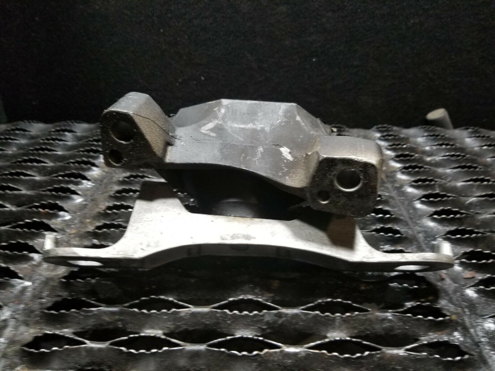 05 06 07 Volvo S40 2.4L Engine Mount Replacement - OEM Quality - Compatible with Volvo S40 2.4L Models - Perfect for Smooth Ride & Vibration Reduction