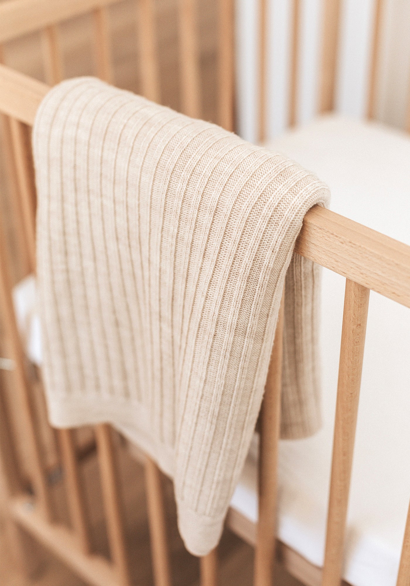 Soft and Cozy Pepi Ribbed Blanket - Warm Knit Throw for Bed, Couch & Travel - Perfect for Home, Office & Gifts