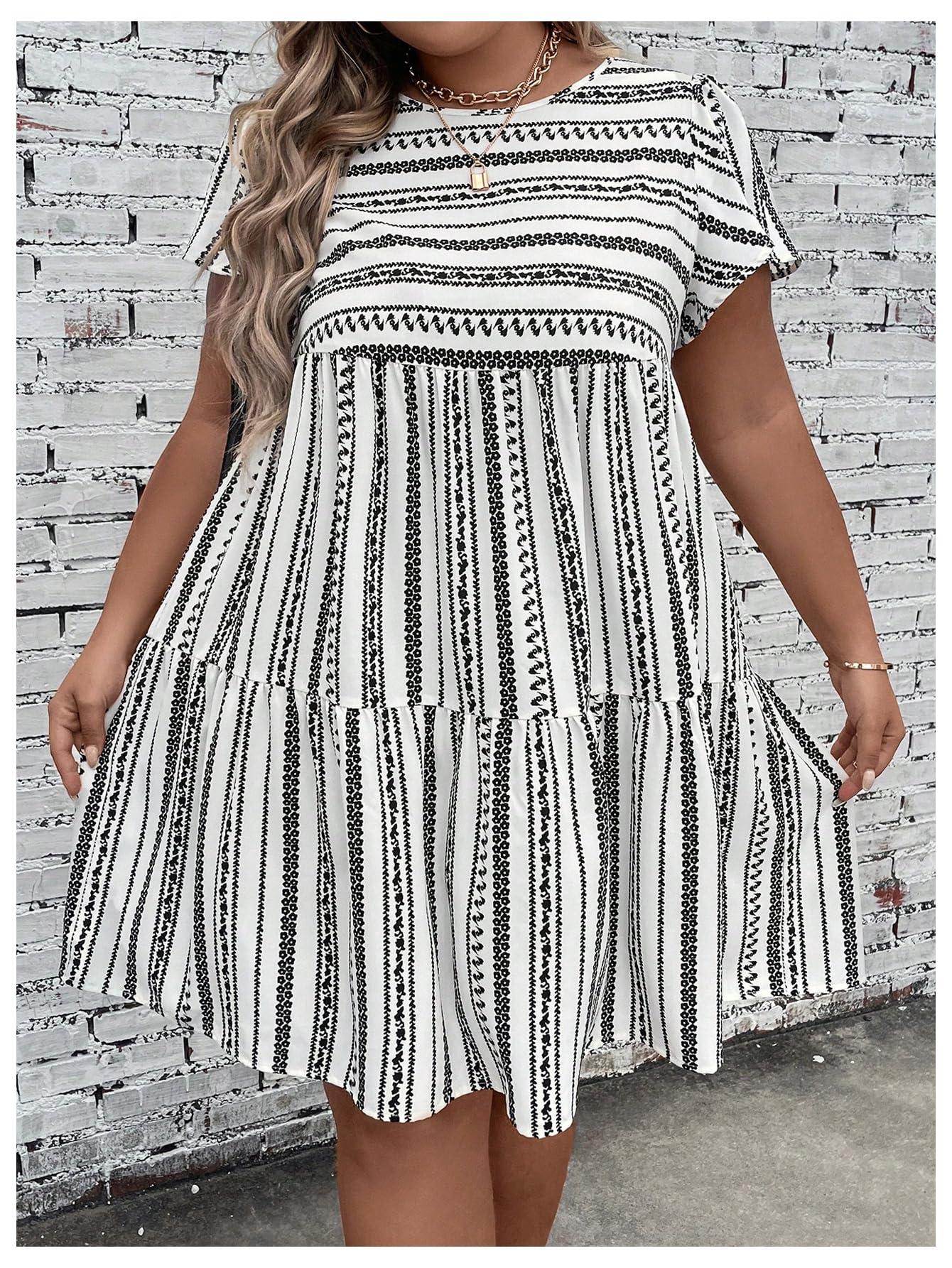Stylish Plus Size Women's Striped Smock Dress - Short Sleeve Round Neck Button Back Mini Dress for Casual Wear, Summer Outfits & Beach Vacations