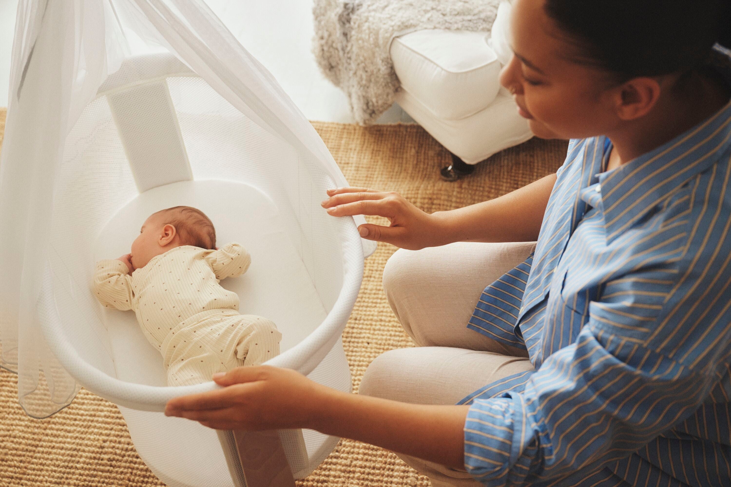 BabyBjorn Baby Cradle - Soft & Breathable Infant Rocking Bassinet for Newborns to 6 Months | Perfect for Nursery, Bedroom & Travel | Gentle Rocking Motion for Soothing Sleep