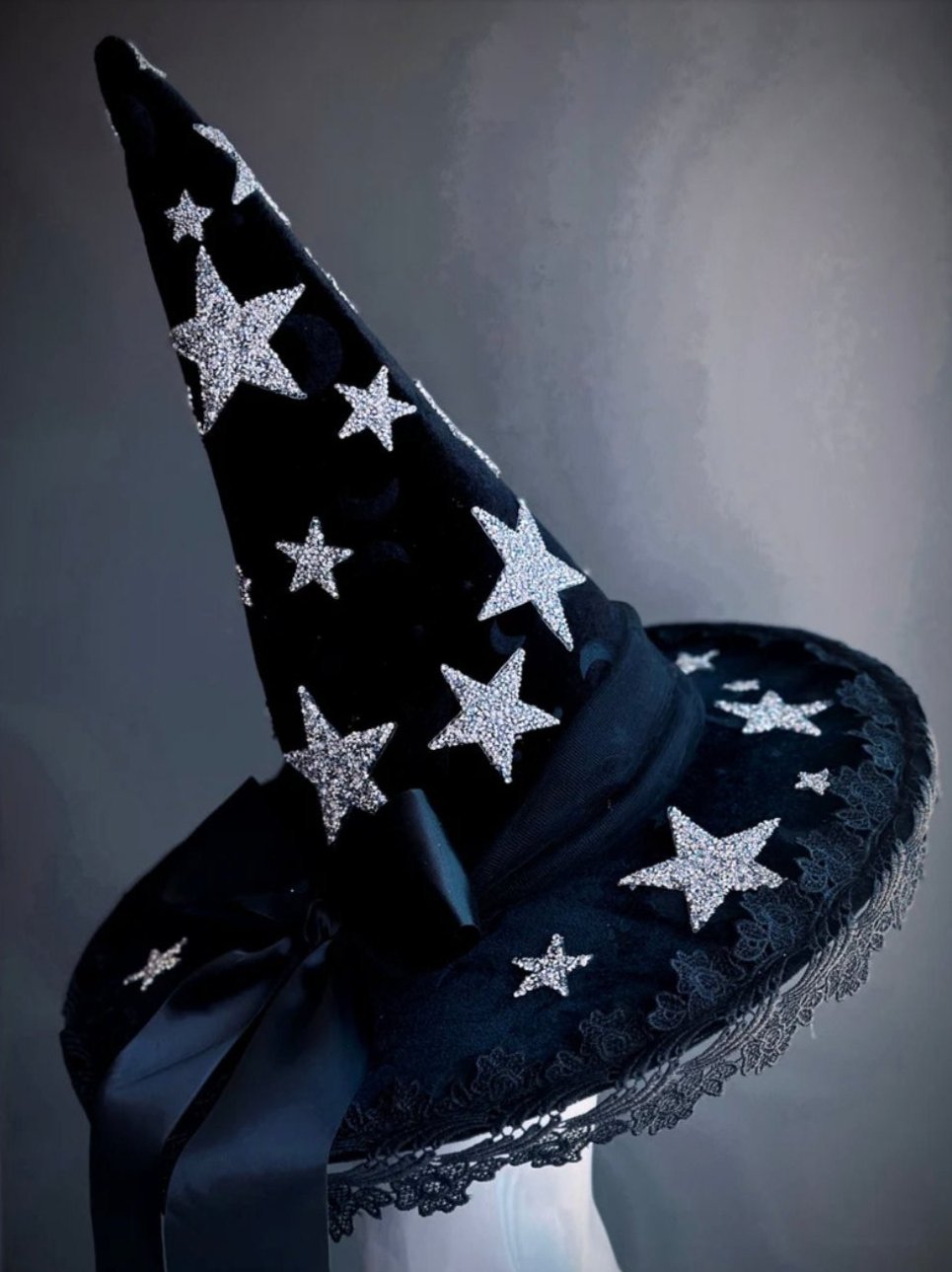Celestial Stars Black Witch Hat - Gothic Halloween Costume Accessory for Women & Girls - Perfect for Halloween Parties, Cosplay, and Witch-Themed Events