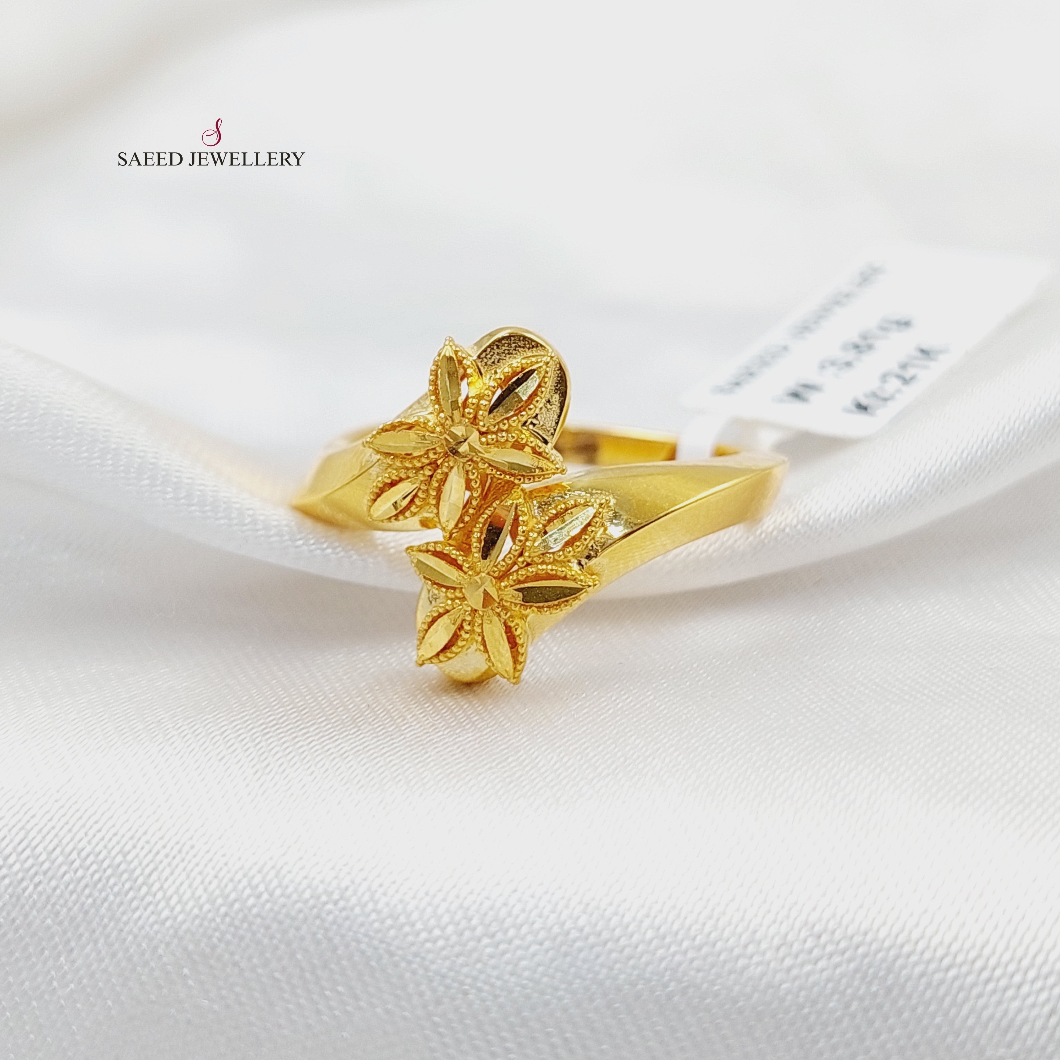 Exquisite Leaf Ring for Women - Elegant Nature-Inspired Jewelry Gift for Her - Perfect for Weddings, Parties & Everyday Wear