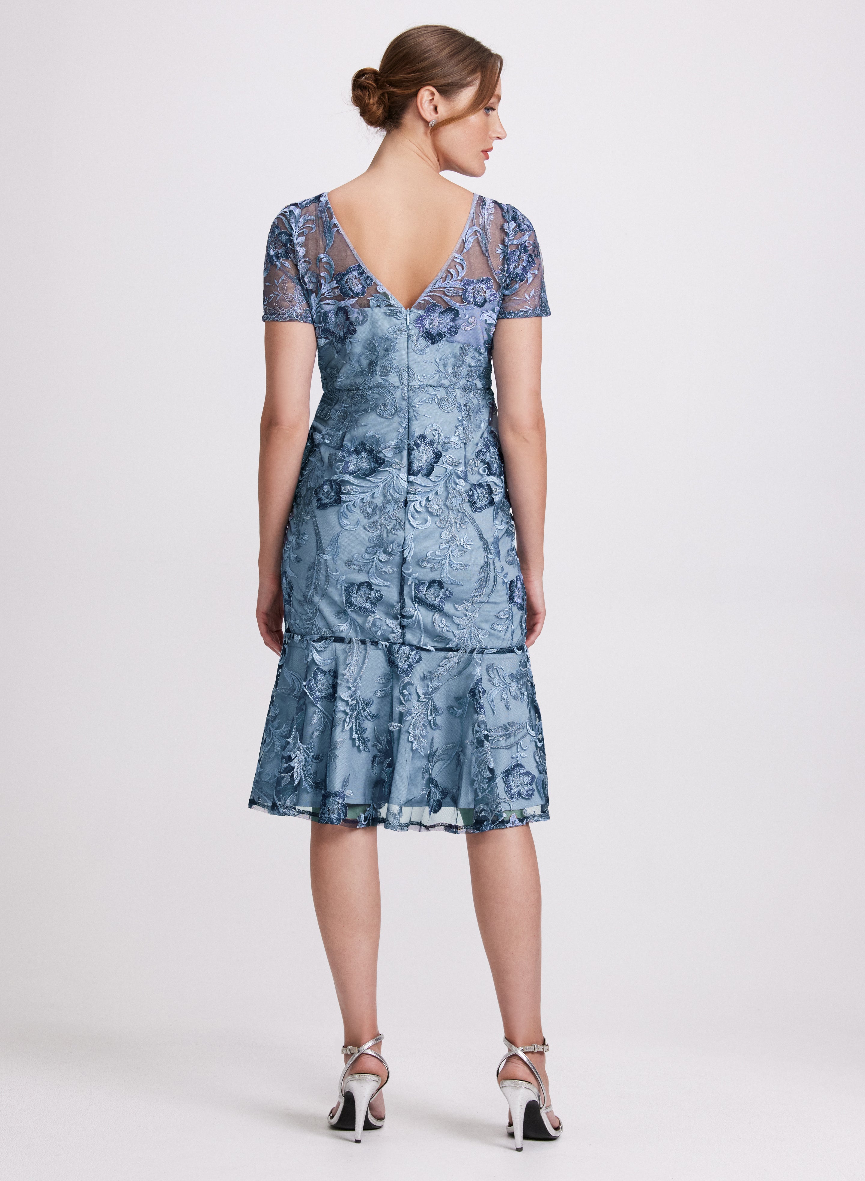 Floral Embroidered Summer Dress for Women - Boho Chic Maxi Dress with V-Neck & Flowy Skirt - Perfect for Beach Vacations, Weddings & Date Nights