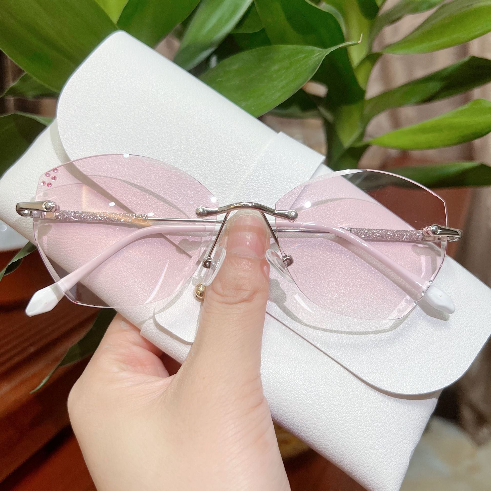 Lightweight Frameless Anti Blue Light Reading Glasses for Women - Fashionable & Comfortable for Computer Use, Office Work, and Screen Time