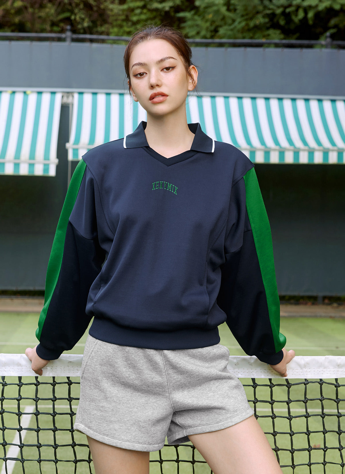 Trendy Color Block Collar Sweatshirt for Women | Stylish Pullover with Contrast Collar | Perfect for Casual Outfits, Streetwear & Fall Layering