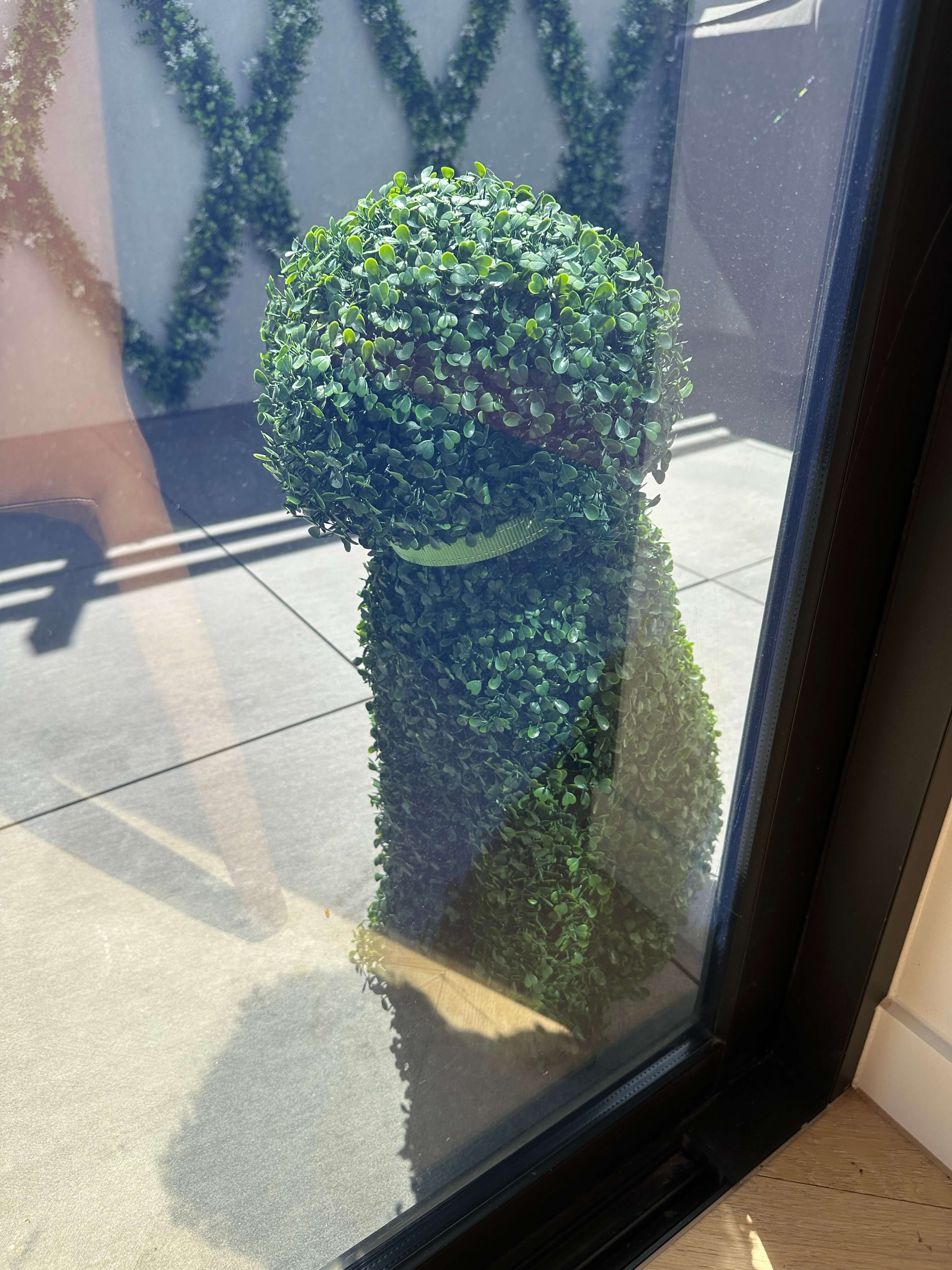 Artificial Boxwood Topiary Dog - 60cm UV Resistant Outdoor Decoration for Garden, Patio, and Porch Decor