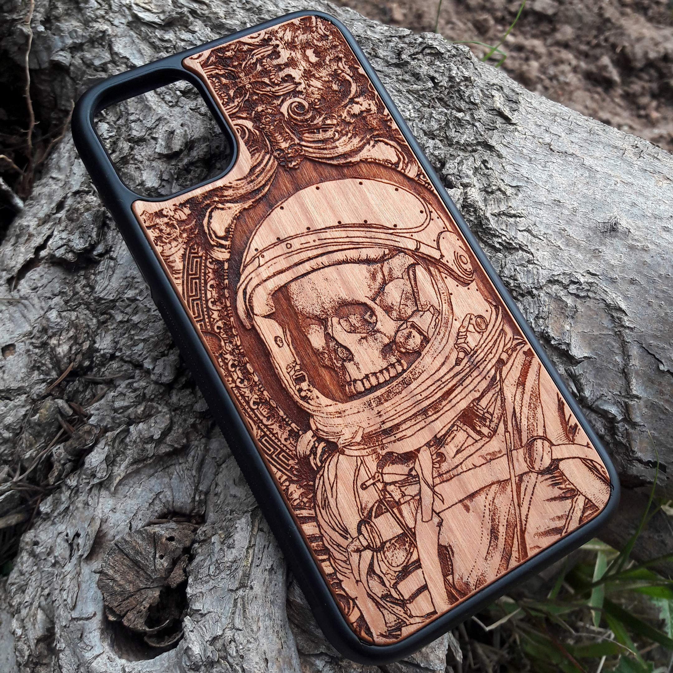 Laser Engraved Astronaut Skull Wooden Phone Case for iPhone 16/15/14/13/12/11 Pro Max/Mini & Galaxy S25/S24/S23/S22/S21/S20 Ultra Plus - Eco-Friendly Slim Durable Wood Cover - Perfect for Sci-Fi Fans & Outdoor Adventures