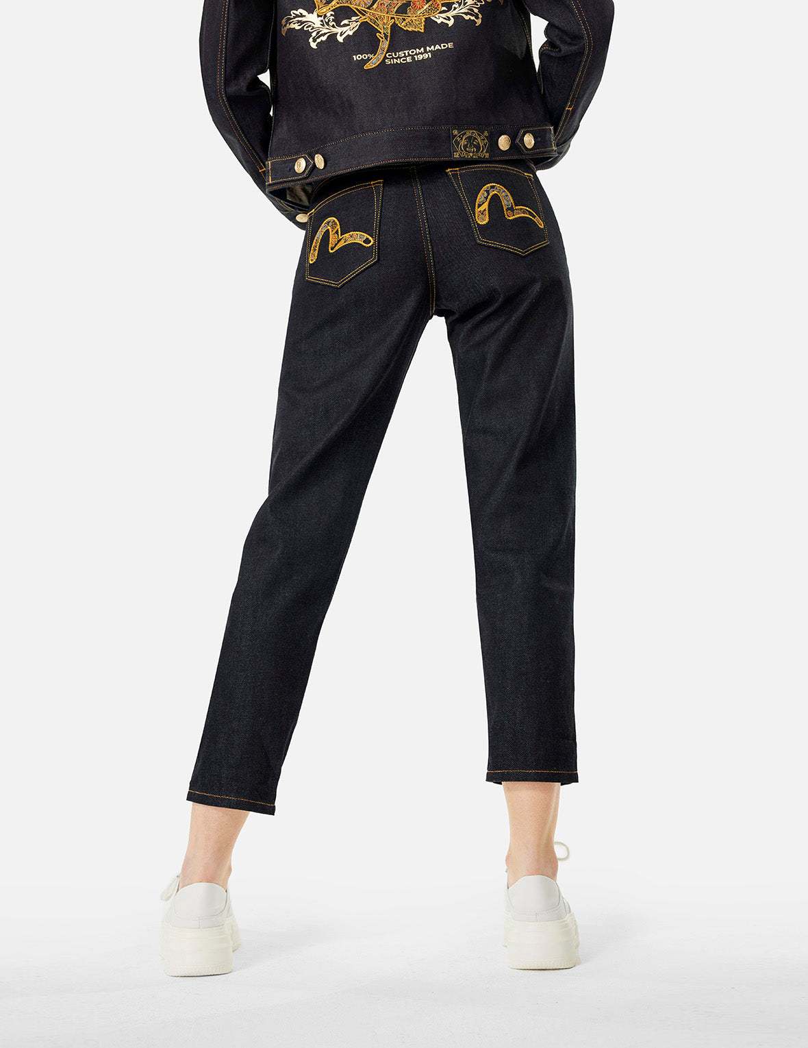 Stylish Brocade Appliqué Seagull Relaxed Fit Jeans for Women - Comfortable & Trendy Casual Denim Pants for Everyday Wear, Outings, and Street Fashion