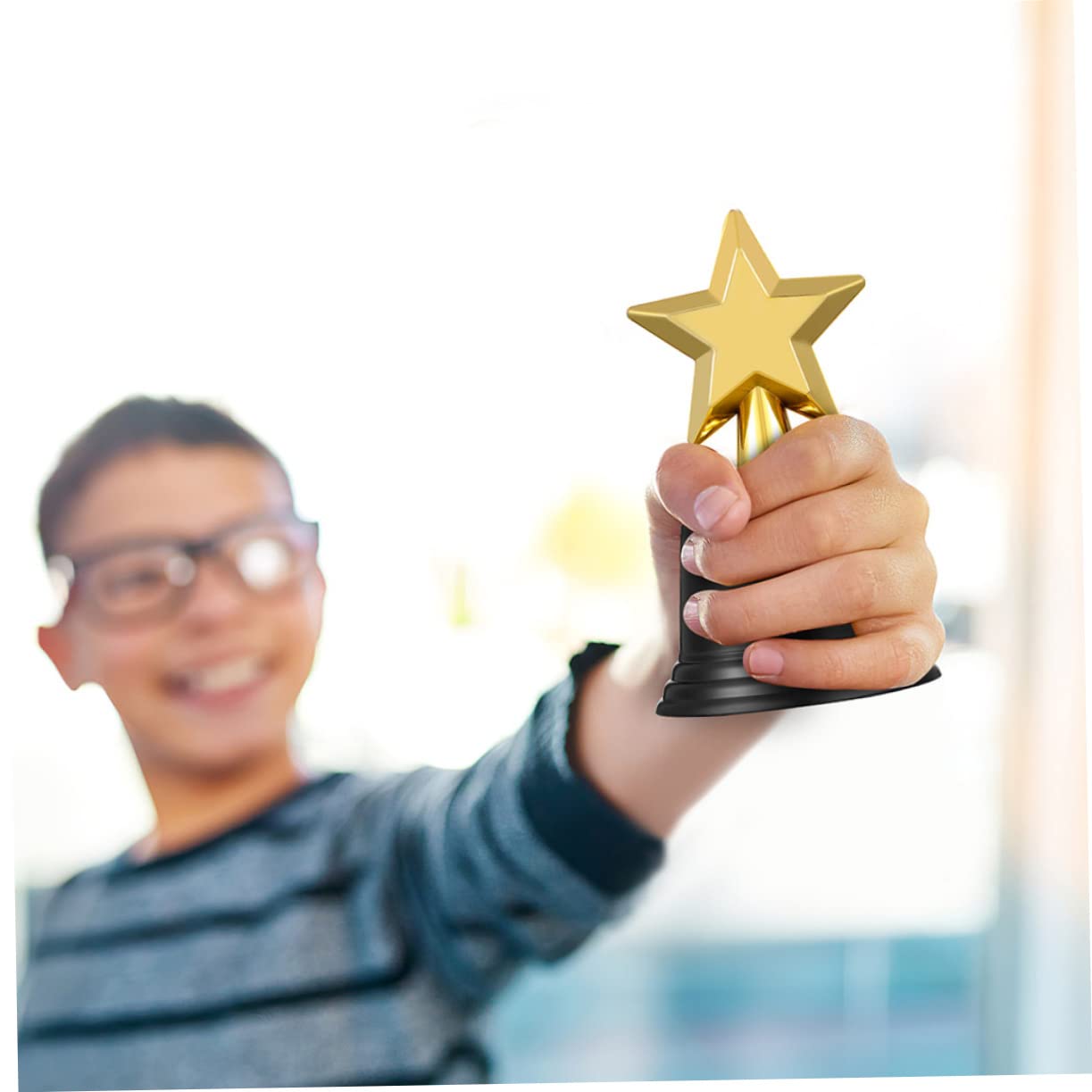 Yardwe 36 Pcs Plastic Star Trophy Sports Toys - Kids Classroom Awards, Party Prizes & Sports Decorations - Perfect for School Rewards, Birthday Party Favors & Sports Day Events