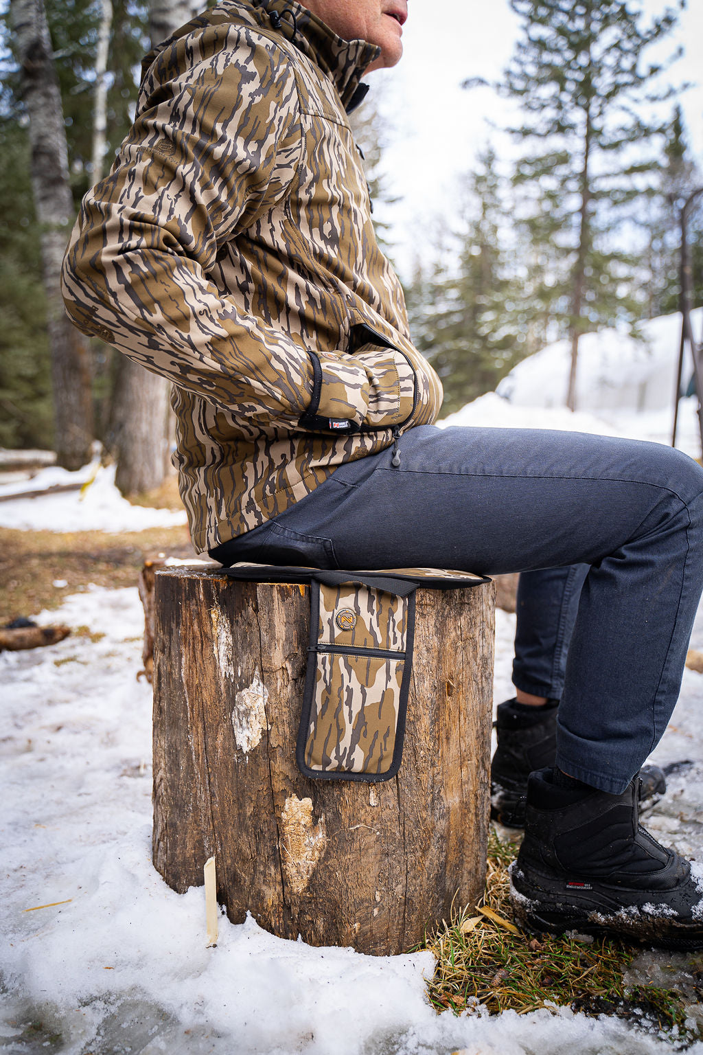Heated Camouflage Hunting Seat Pad - Portable Electric Warming Cushion for Outdoor, Camping & Cold Weather Use