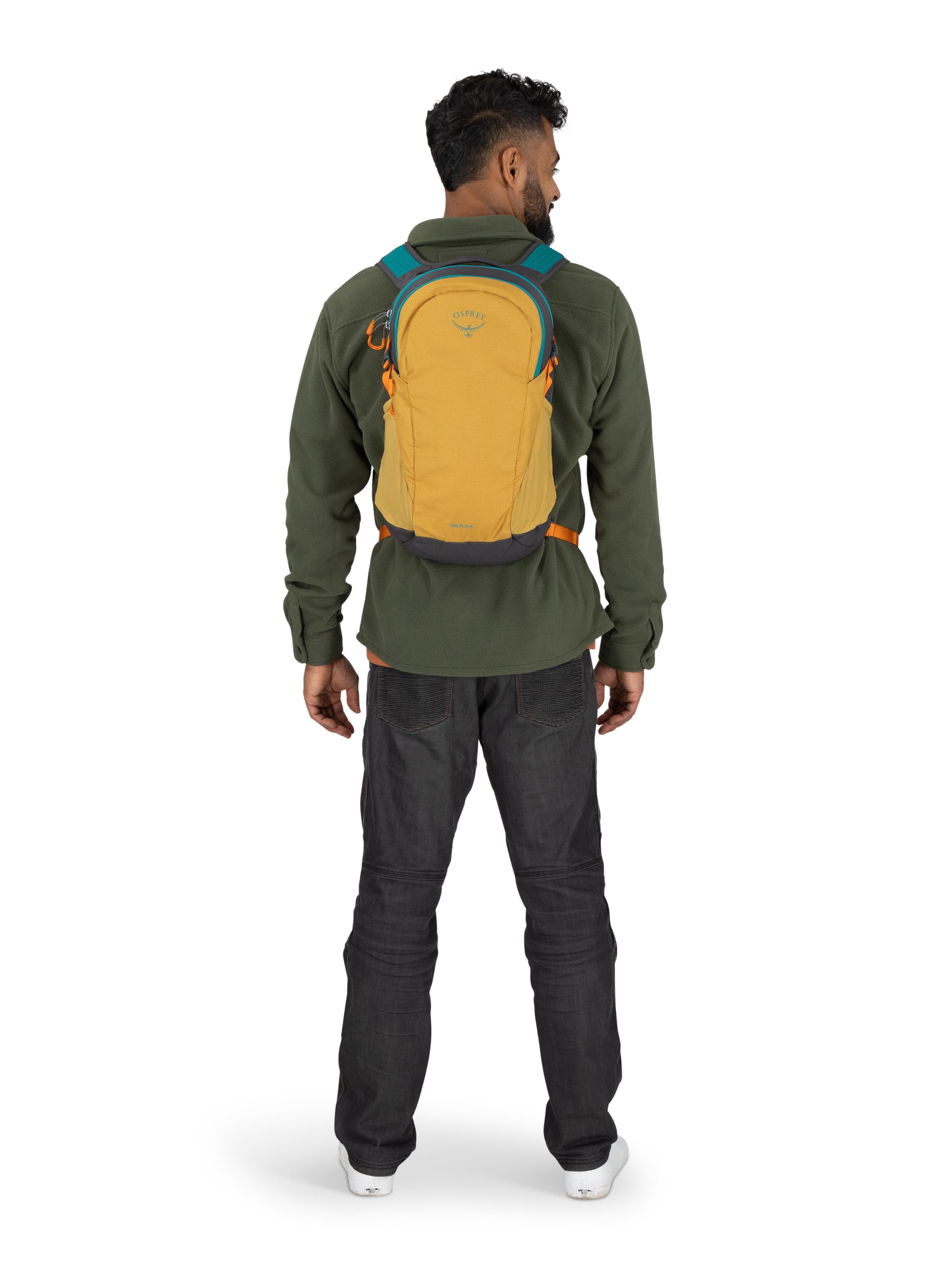 Osprey Daylite Everyday Backpack - Lightweight Hiking & Travel Daypack for Men & Women - Perfect for Commuting, School & Outdoor Adventures