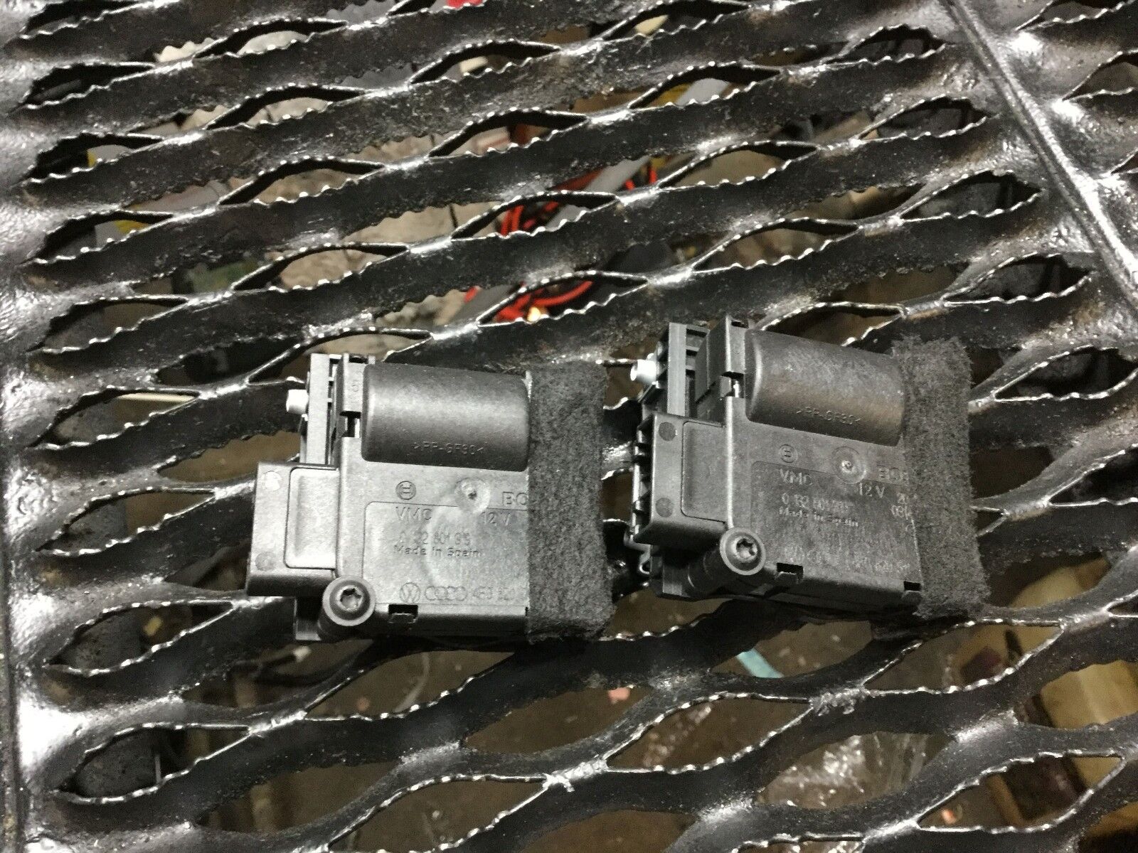 2003-2007 Audi A8 AC Core Actuator Servo Flap Motor - OEM Replacement (2-Pack) - Perfect for HVAC System Repairs & Climate Control Maintenance