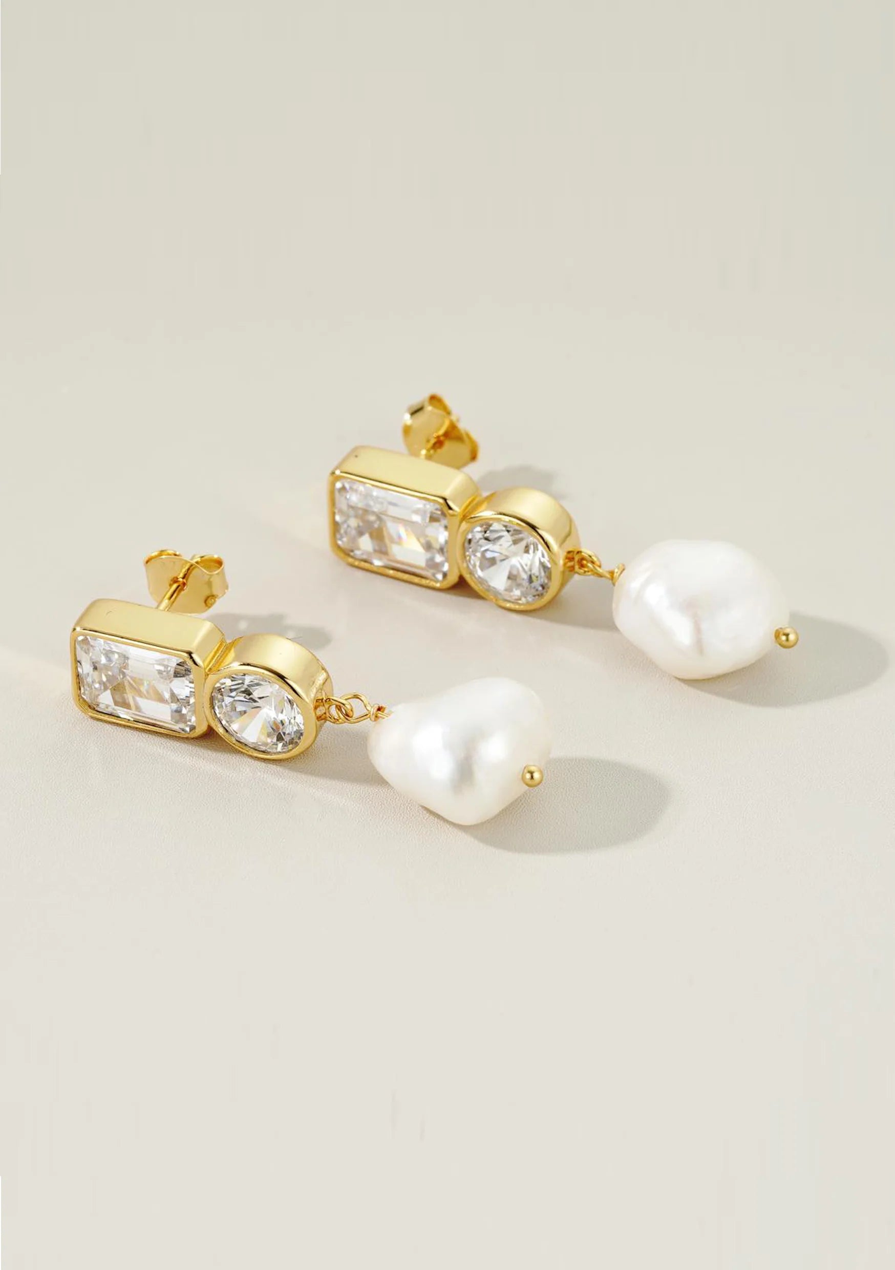 Lola Knight Millie Crystal & Pearl Drop Bridal Earrings - 18K Gold Plated Wedding Jewelry for Bride, Bridesmaids & Special Occasions