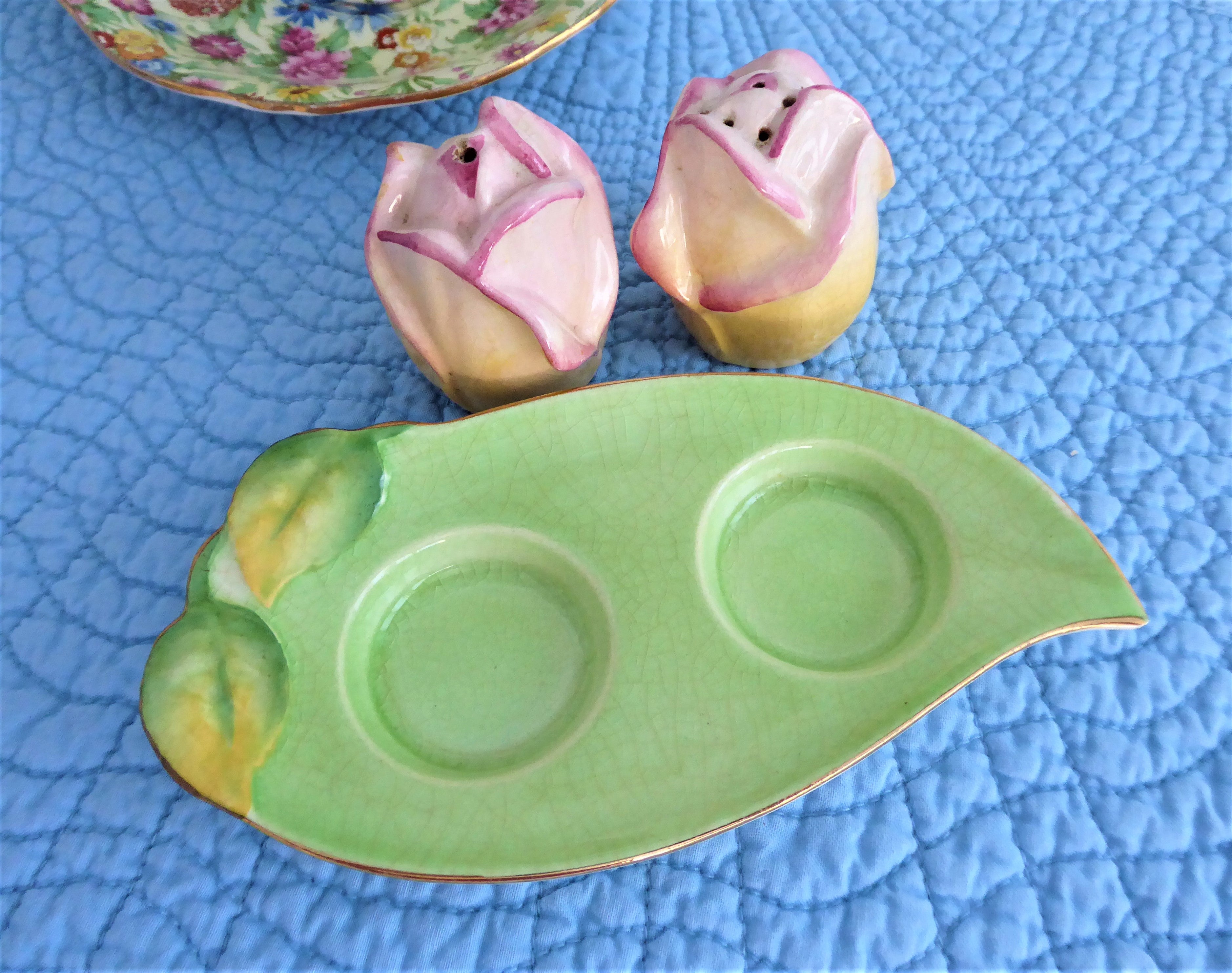 Vintage Royal Winton Grimwades Rosebud Salt & Pepper Set with Tray - Relief Molded Ware (1942-1950s) | Classic English Tableware for Tea Parties & Collectors
