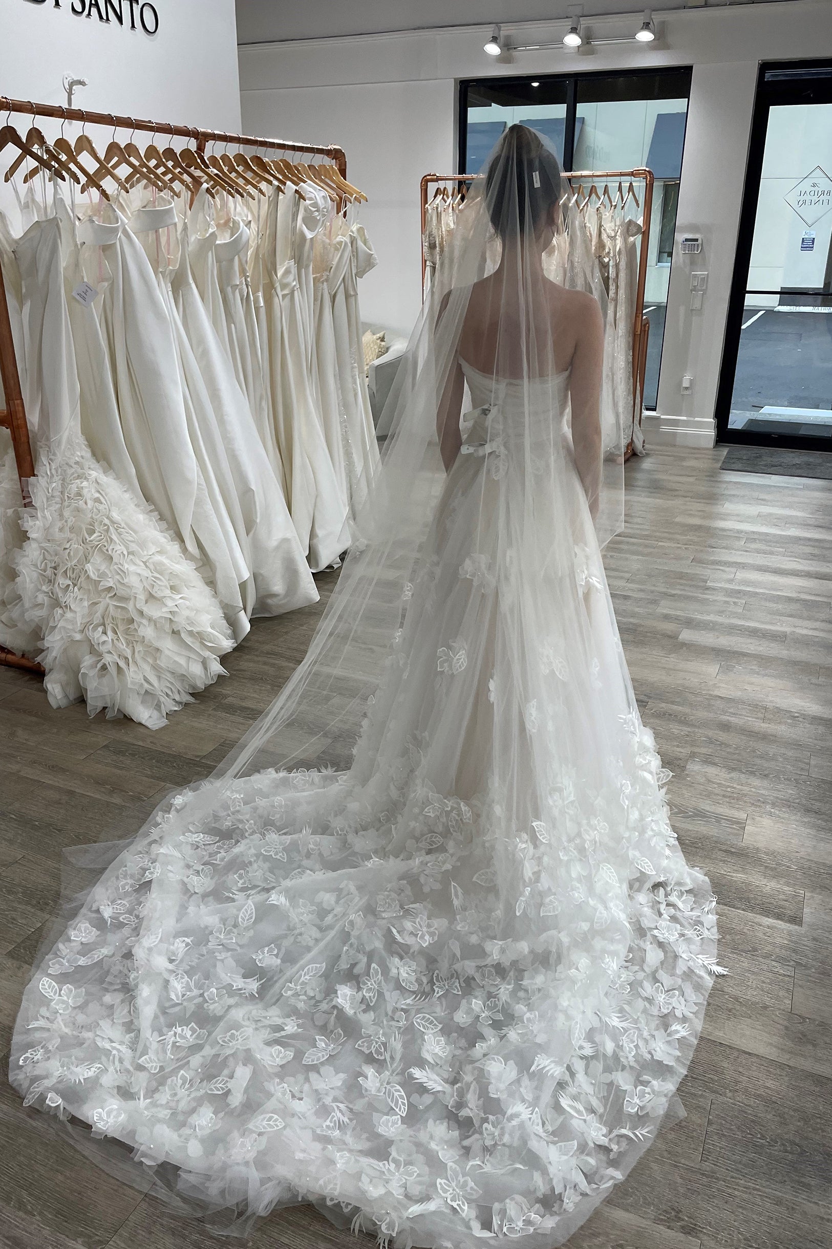 Aura Blusher Illusion Tulle Veil in Ivory - Perfect for Weddings, Bridal Showers & Romantic Photo Shoots