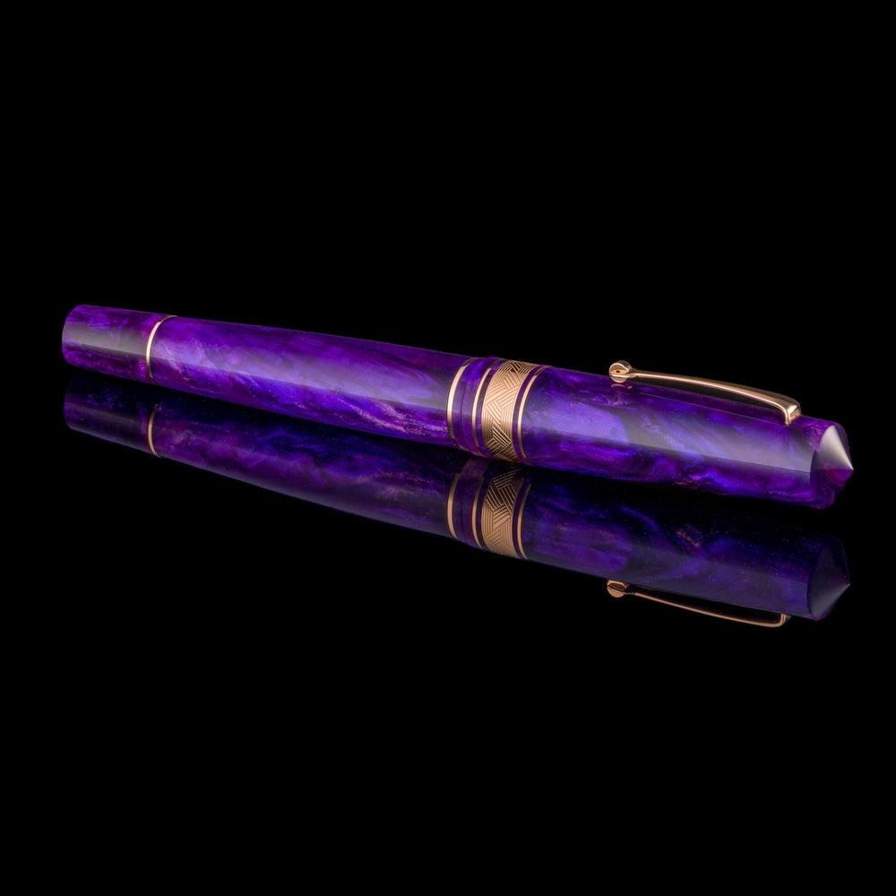 Leonardo Momento Zero Grande Fioritura Violet Fountain Pen - Elegant Italian Writing Instrument for Calligraphy, Journaling & Gift Giving