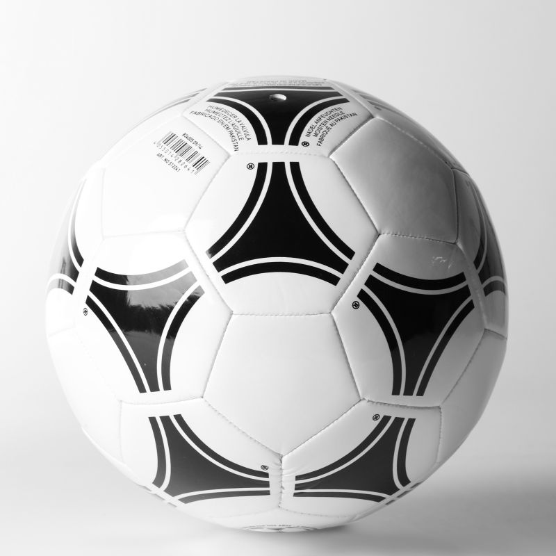 Adidas Tango Glider Soccer Ball - Official Size 5 Match Ball for Training & Games - Perfect for Indoor, Outdoor & Professional Play