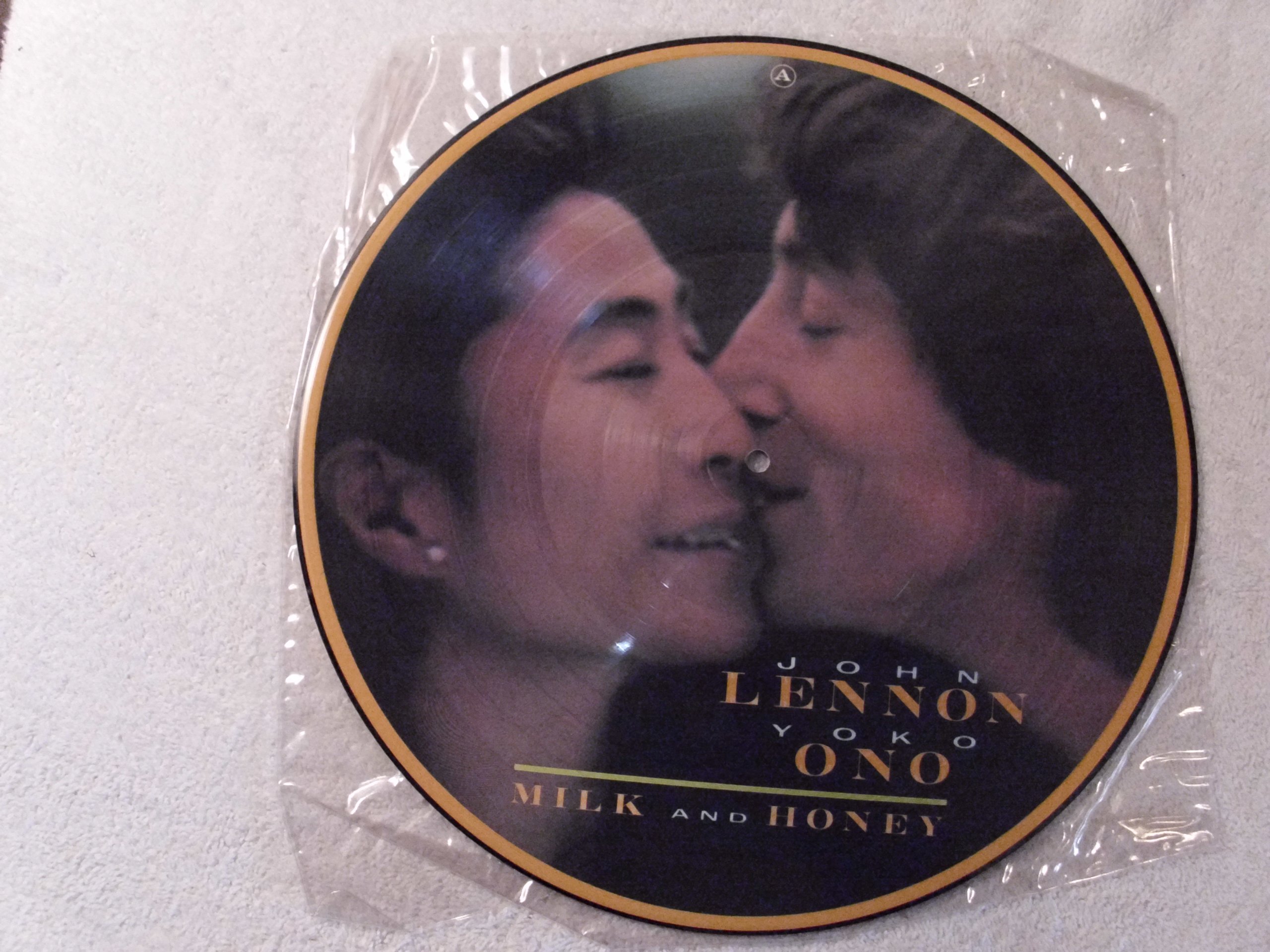 John Lennon & Yoko Ono Milk And Honey Vintage Photo - Rare Beatles Memorabilia, Classic Rock Wall Art for Music Fans & Collectors - Perfect for Home Decor, Music Rooms & Gift Giving