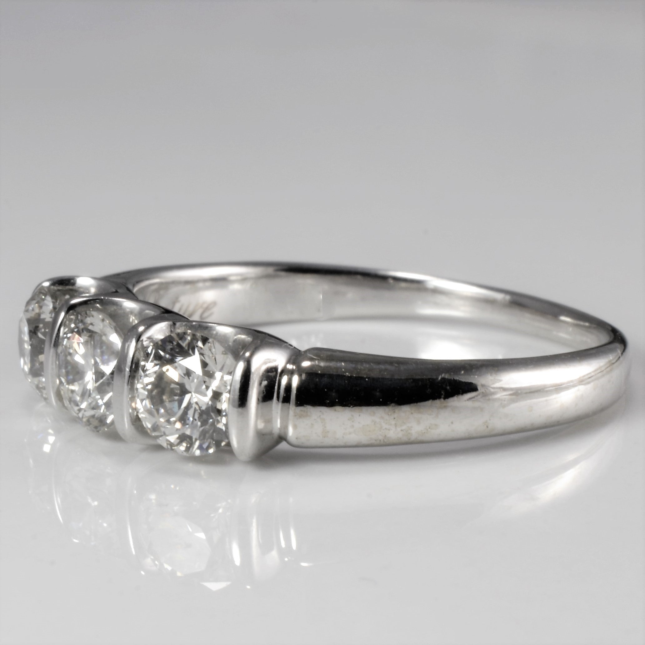 0.91 Carat Three Stone Diamond Engagement Ring in Size 7 - Elegant Wedding Band for Proposals, Anniversaries & Romantic Occasions