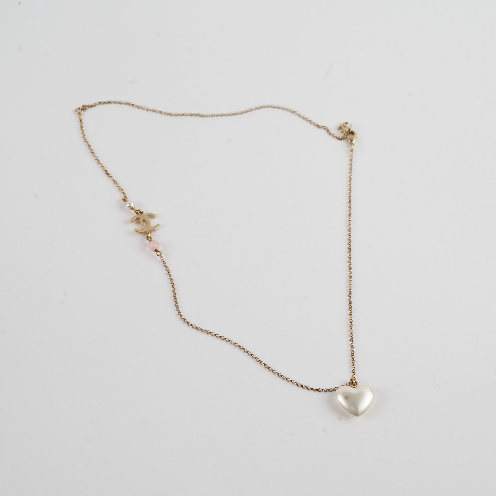 Chanel CC Heart Pearl Necklace for Women - Elegant Luxury Jewelry Gift for Valentine's Day, Anniversary & Special Occasions
