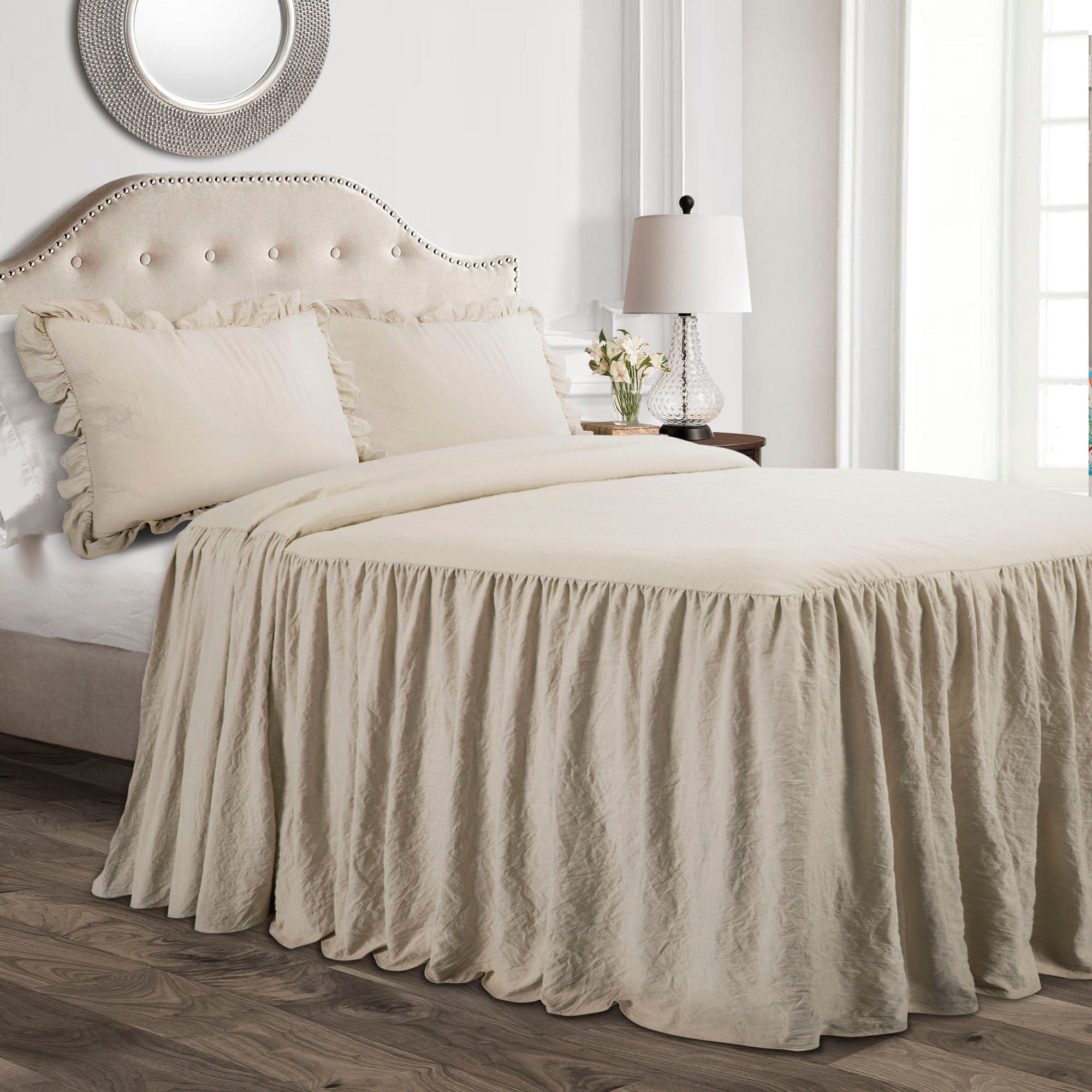 Elegant Ruffle Skirt Bedspread Set - Soft & Stylish Queen Size Bedding for Girls & Women - Perfect for Bedroom Decor, Guest Rooms & Cozy Home Styling