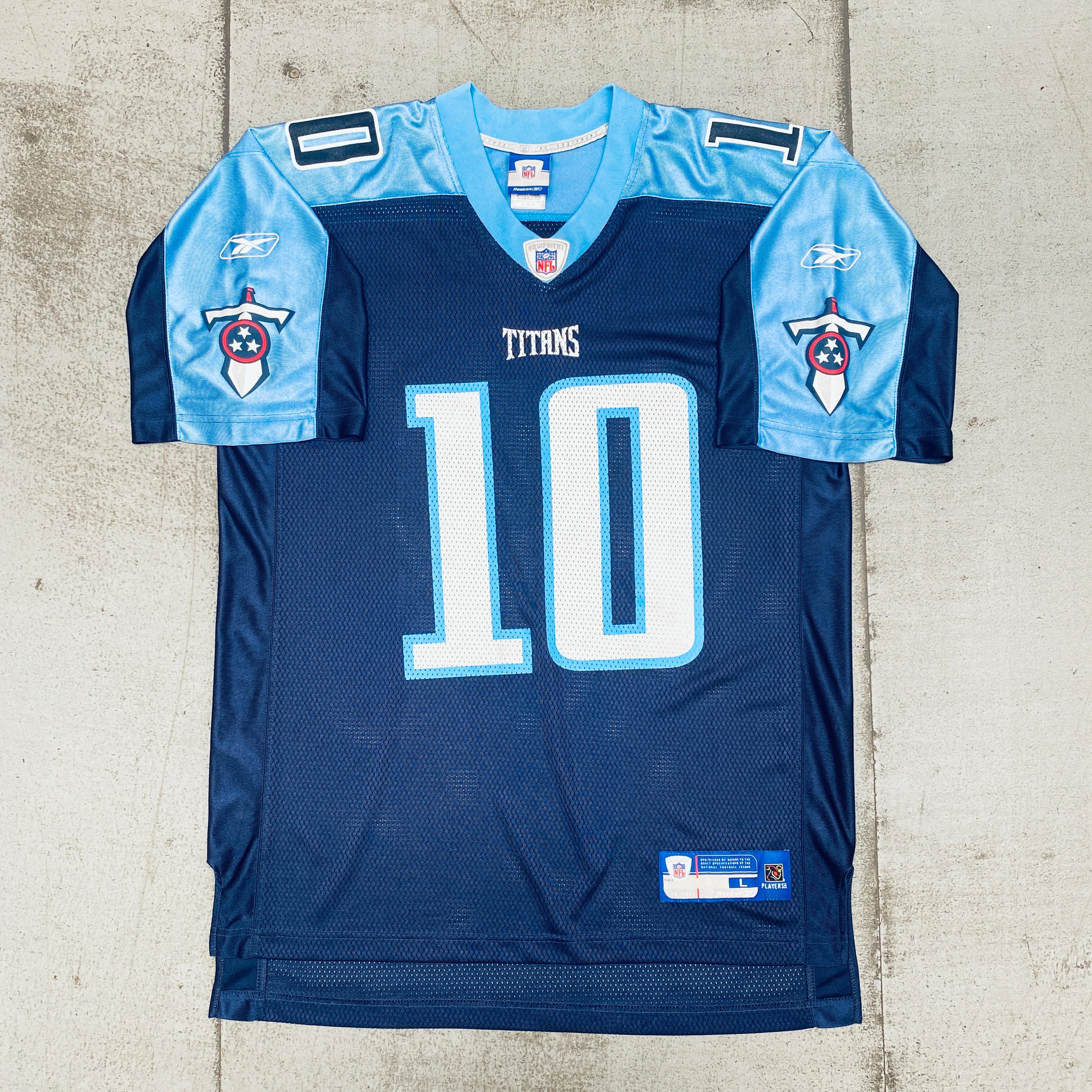 Authentic Vince Young 2006/07 Tennessee Titans Rookie Signed Football Jersey - Limited Edition Collectible for NFL Fans & Sports Memorabilia Enthusiasts - Perfect for Game Day, Man Cave Decor, and Titans Memorabilia Collection