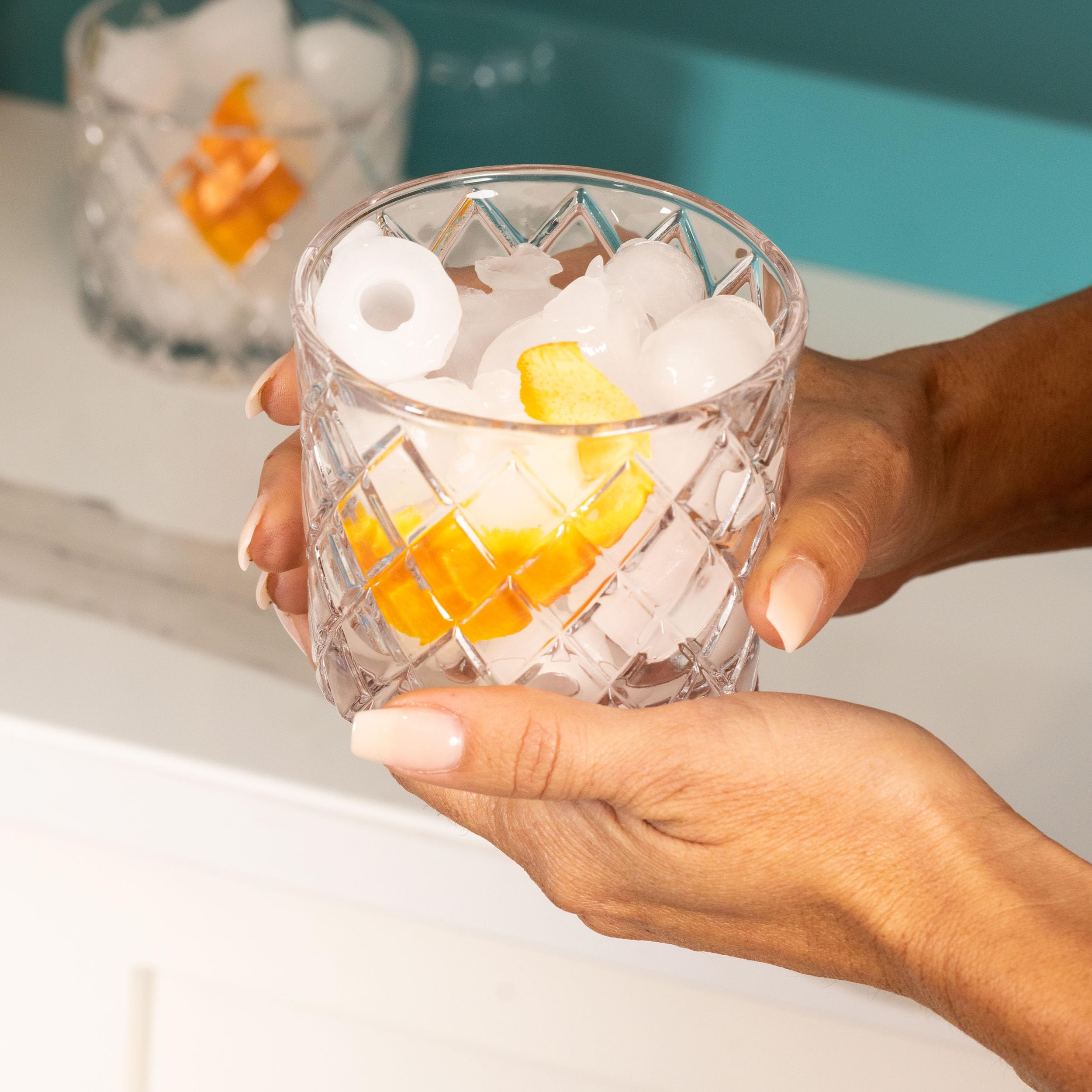 Igloo Electric Countertop Ice Maker Machine - Automatic Portable Ice Cube Maker with Scoop & Basket - Makes 33 lbs of Ice in 24 Hours - Perfect for Iced Coffee, Cocktails, Parties & Home Bars (Aqua)