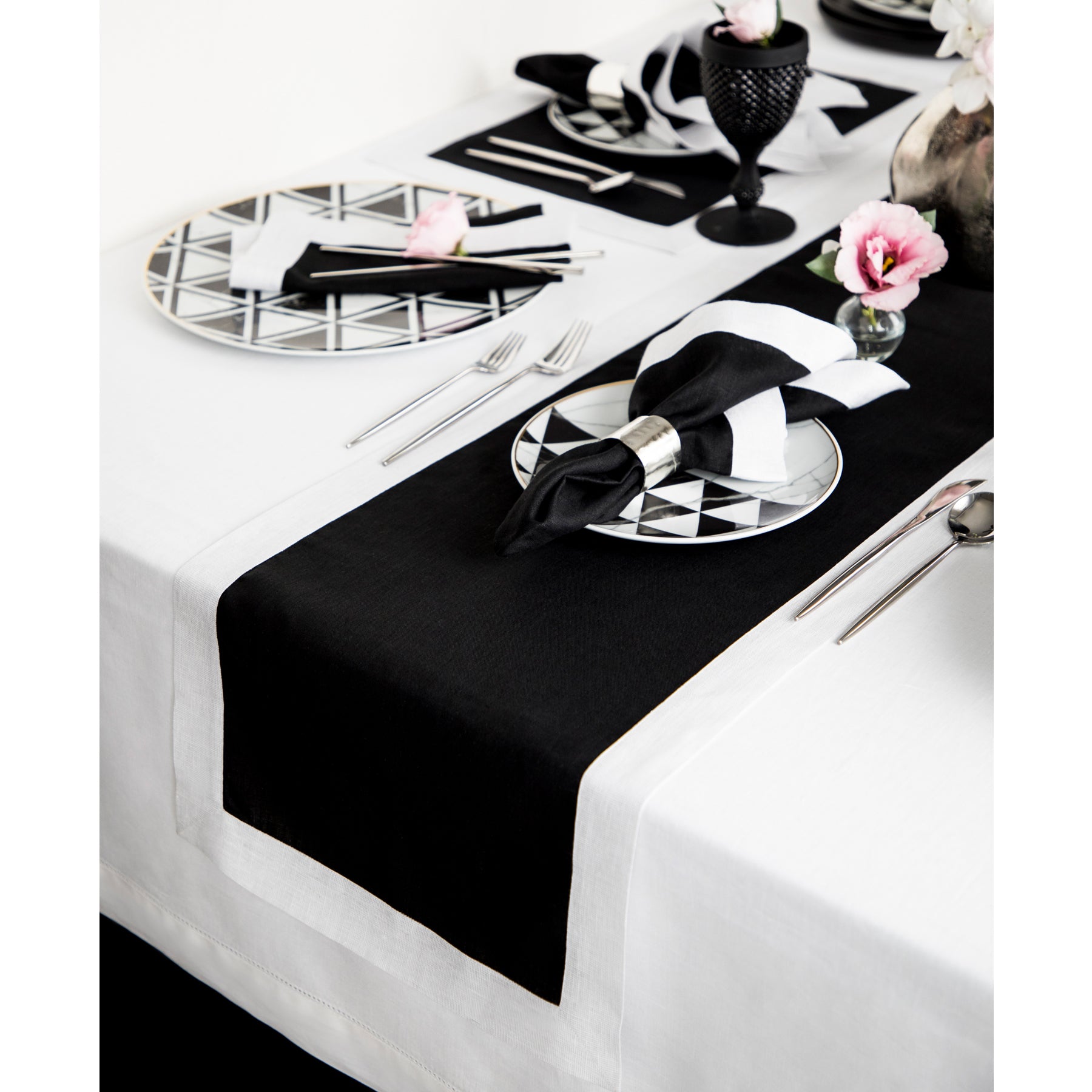 Festive Edge Table Runner - Elegant Holiday Dining Decor for Christmas, Thanksgiving & Parties | Perfect for Home, Events & Special Occasions