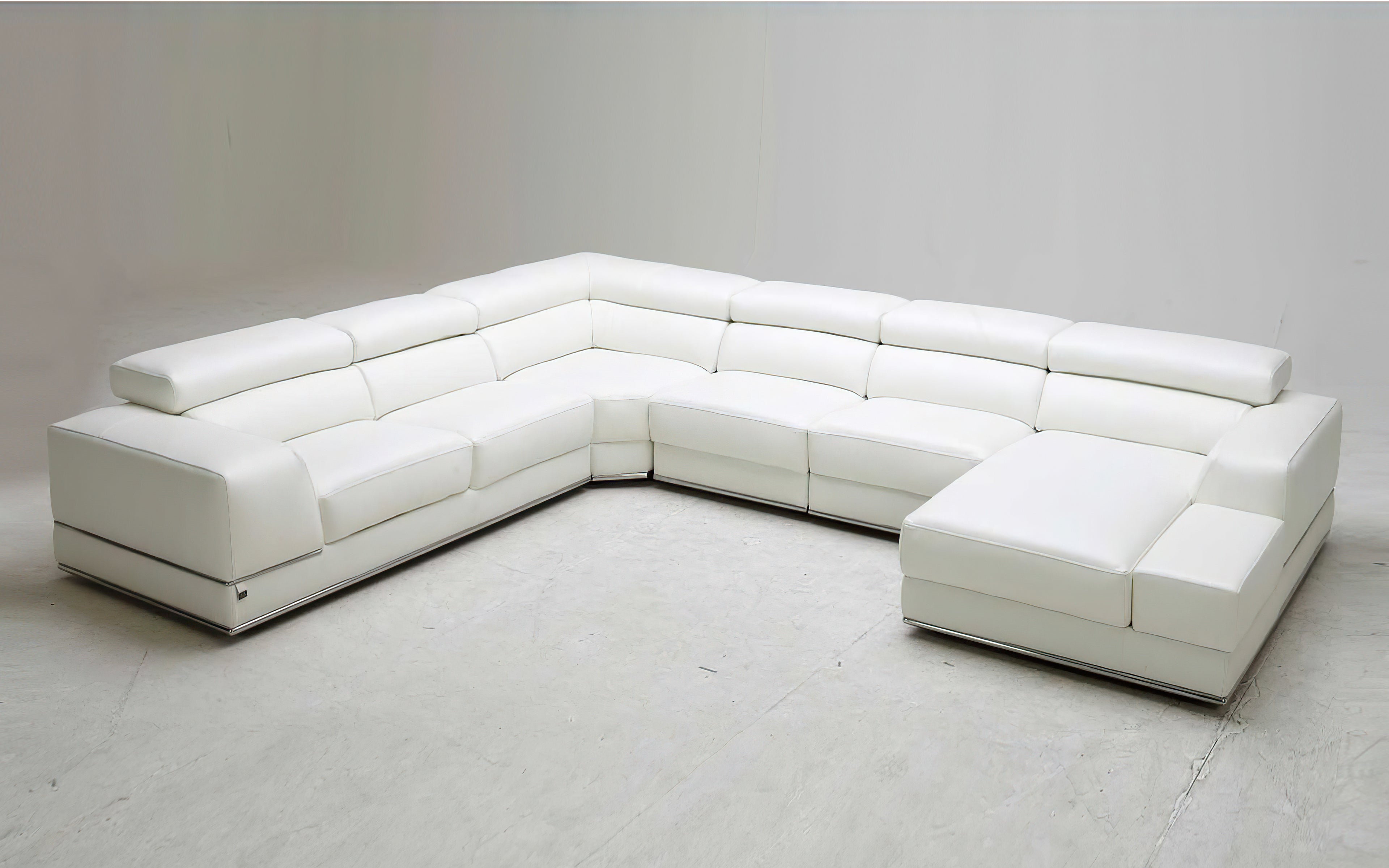 Modern Leather Sectional Sofa with Recliner - Luxurious Comfort for Living Room, Home Theater & Lounge Areas | Premium Top Grain Leather & Sturdy Frame | Easy Assembly & Free Shipping