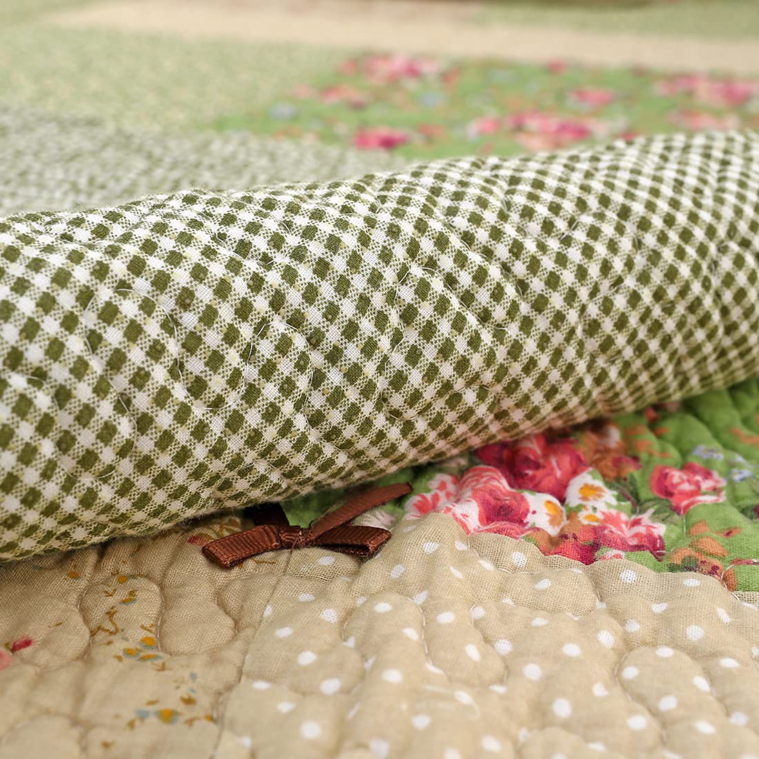 VCTOPS Bohemian Cotton Quilted Sectional Sofa Cover with Lace Trim - Floral Plaid Patchwork Couch Protector, Non-Slip & Ultra Soft Slipcover for Pets & Kids (Green, 36x36 Inches) - Perfect for Living Room, Bedroom & Home Decor