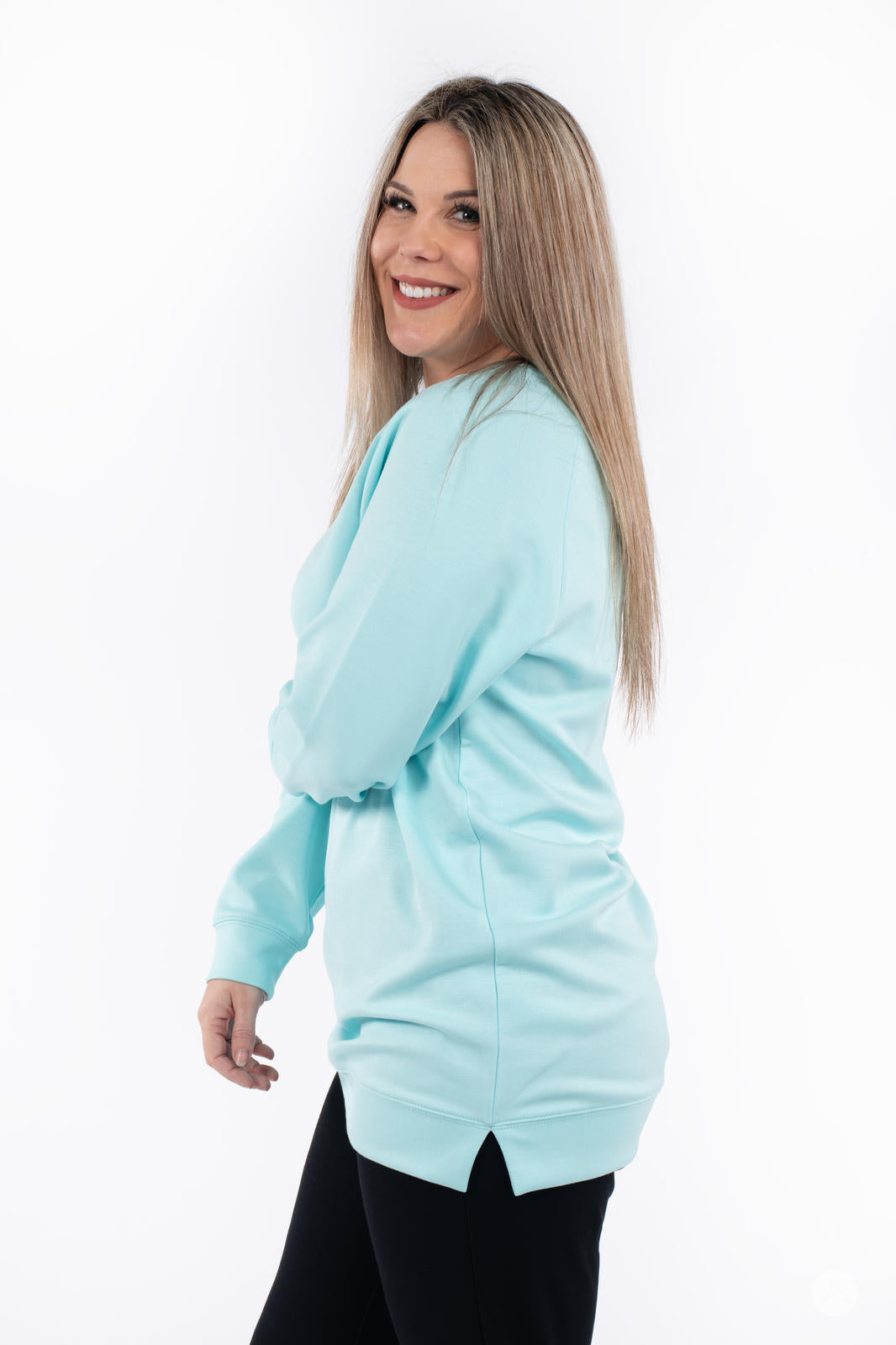 Comfortable Crew Neck Sweatshirt for Men & Women - Soft Cotton Casual Pullover - Perfect for Everyday Wear, Lounge & Outdoor Activities