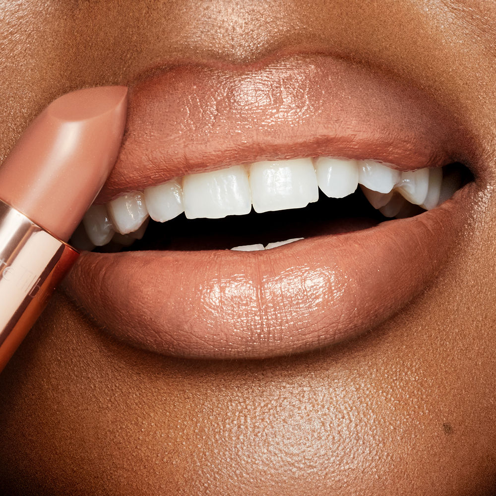 Long Lasting Matte Liquid Lipstick - Waterproof & Smudge Proof - Velvety Smooth Finish - Perfect for Parties, Dates & Everyday Wear